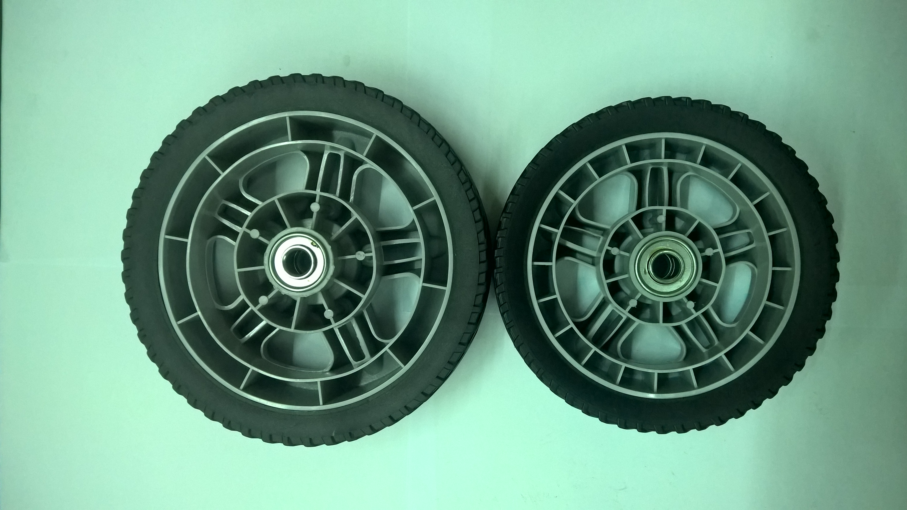 ล้อรถตัดหญ้าลูกปืน ขนาด 7 - 8 นิ้ว