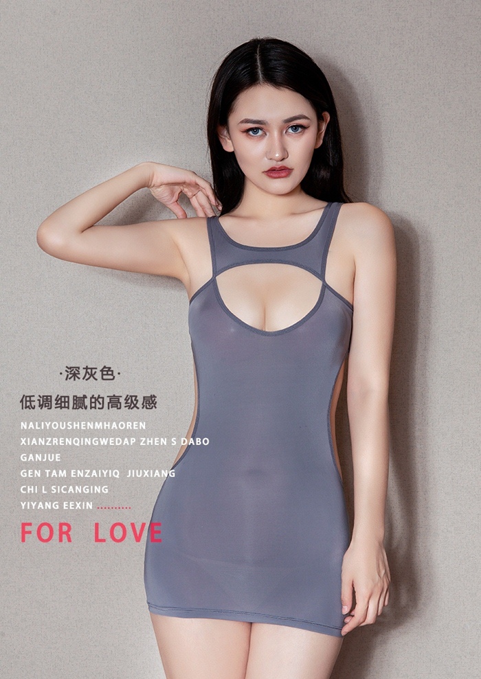 L056 ชุดเดรสสั้นเซ็กซี่ เดรสอีโรติกกระโปรงสั้นเป็นผ้ายืดเนื้อบางนิ่ม ตัวชุดเปิดเว้าด้านหน้าช่วงเนินอก ด้านหลังเปิดเว้าหลังกว้างๆตามรูปถ่ายสินค้าจริงเลยค่ะ ***ไม่มีจีสตริง