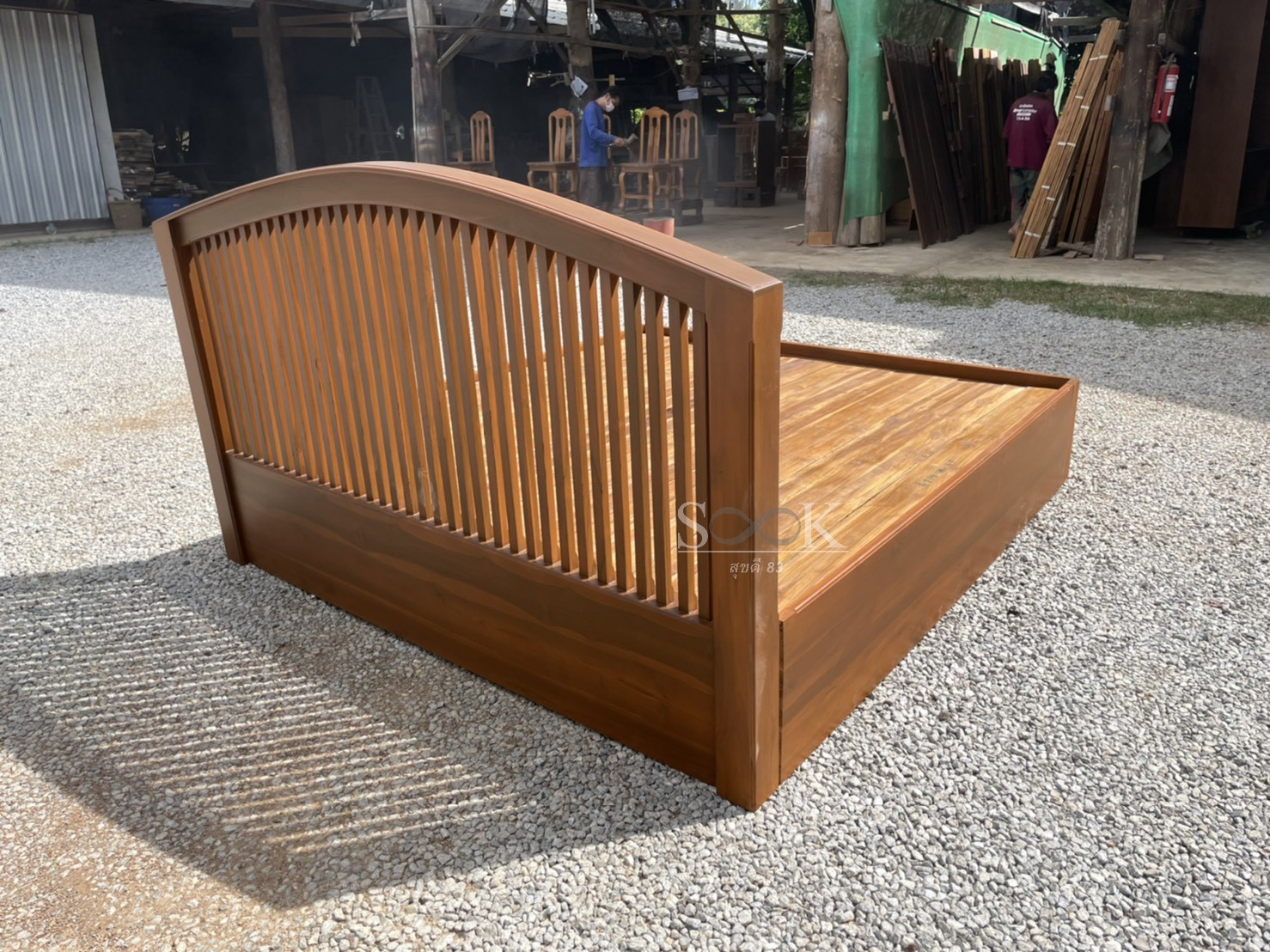 เตียงซี่พื้นทึบ