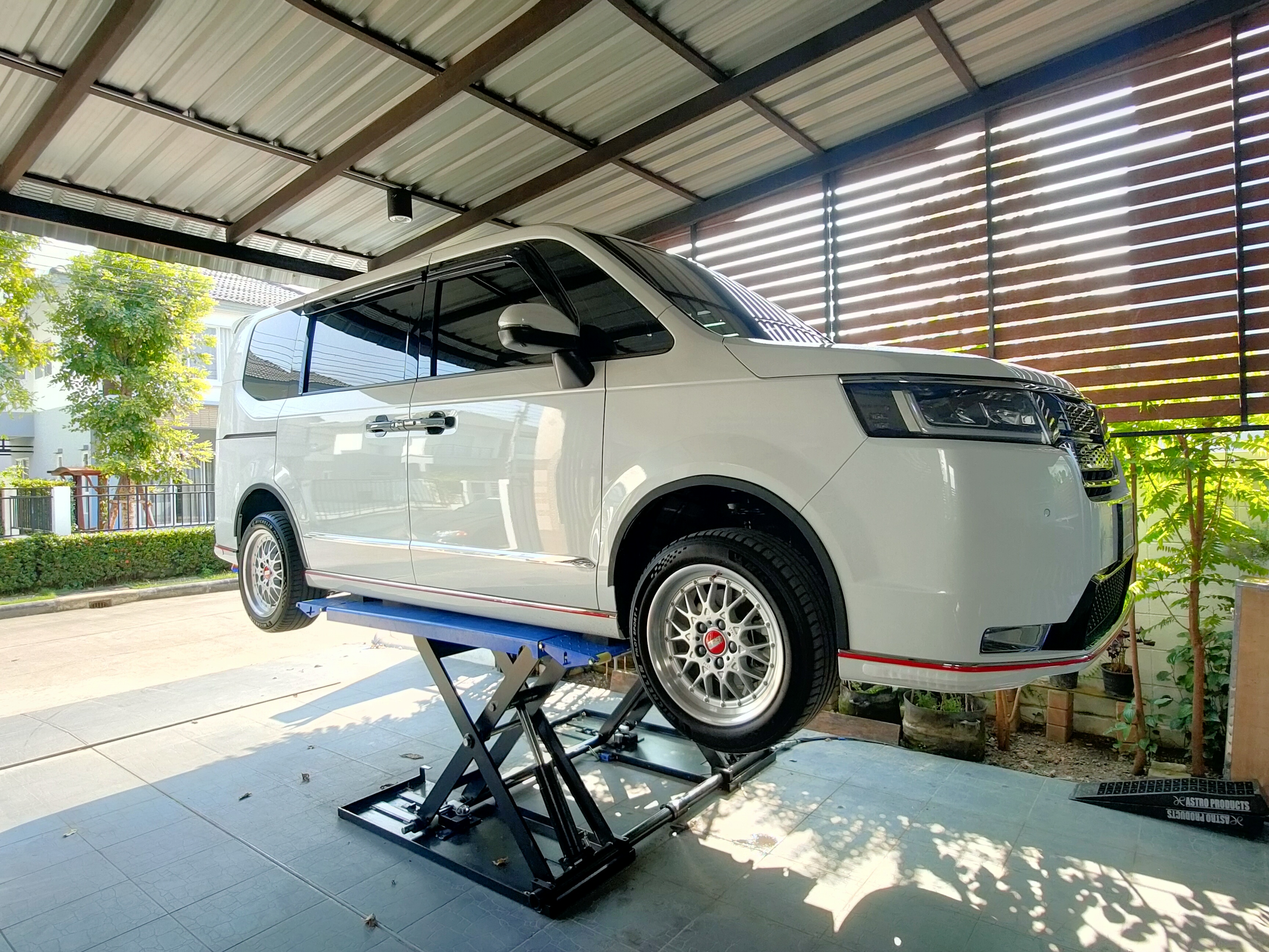 แผ่นปิดใต้ห้องเครื่องอลูมิเนียม Honda Stepwagon e-HEV RP6,RP7,RP8 Raceplate_Undertray