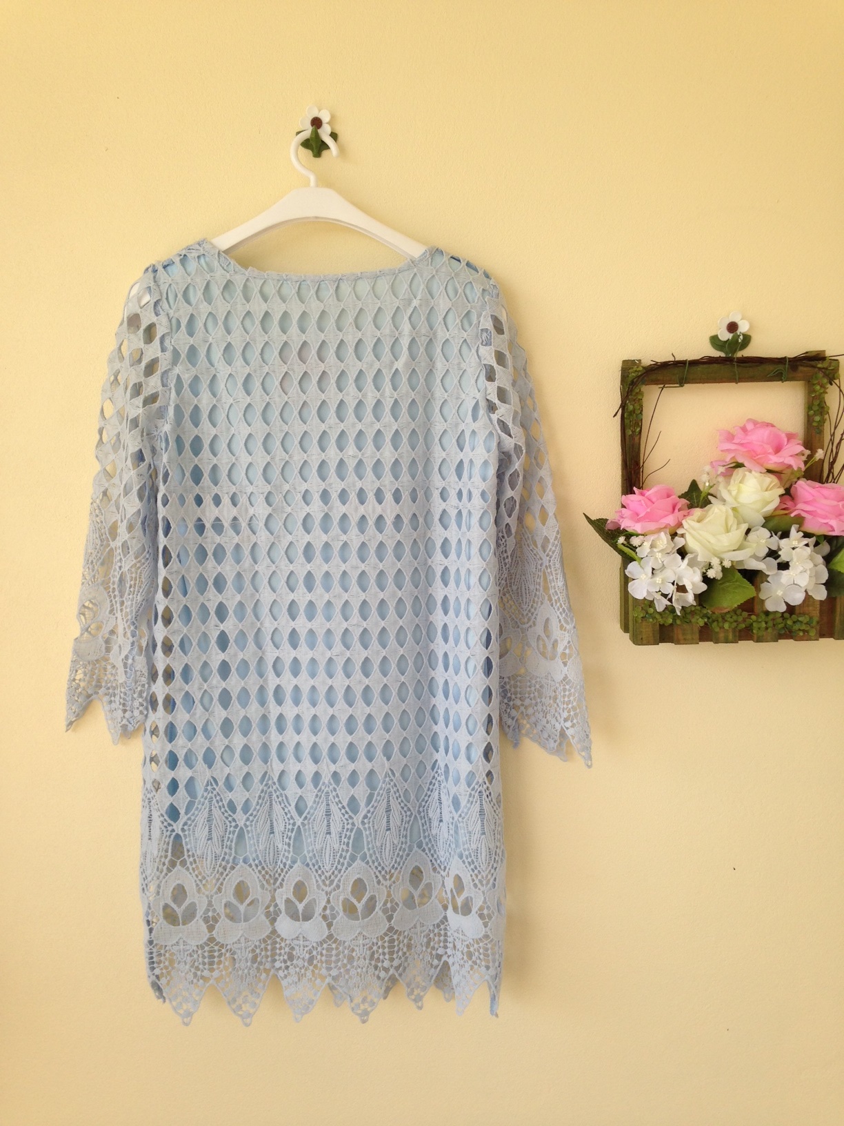 ชุดเดรสผ้าถักแขนยาวสีขาว ส่งฟรี ems