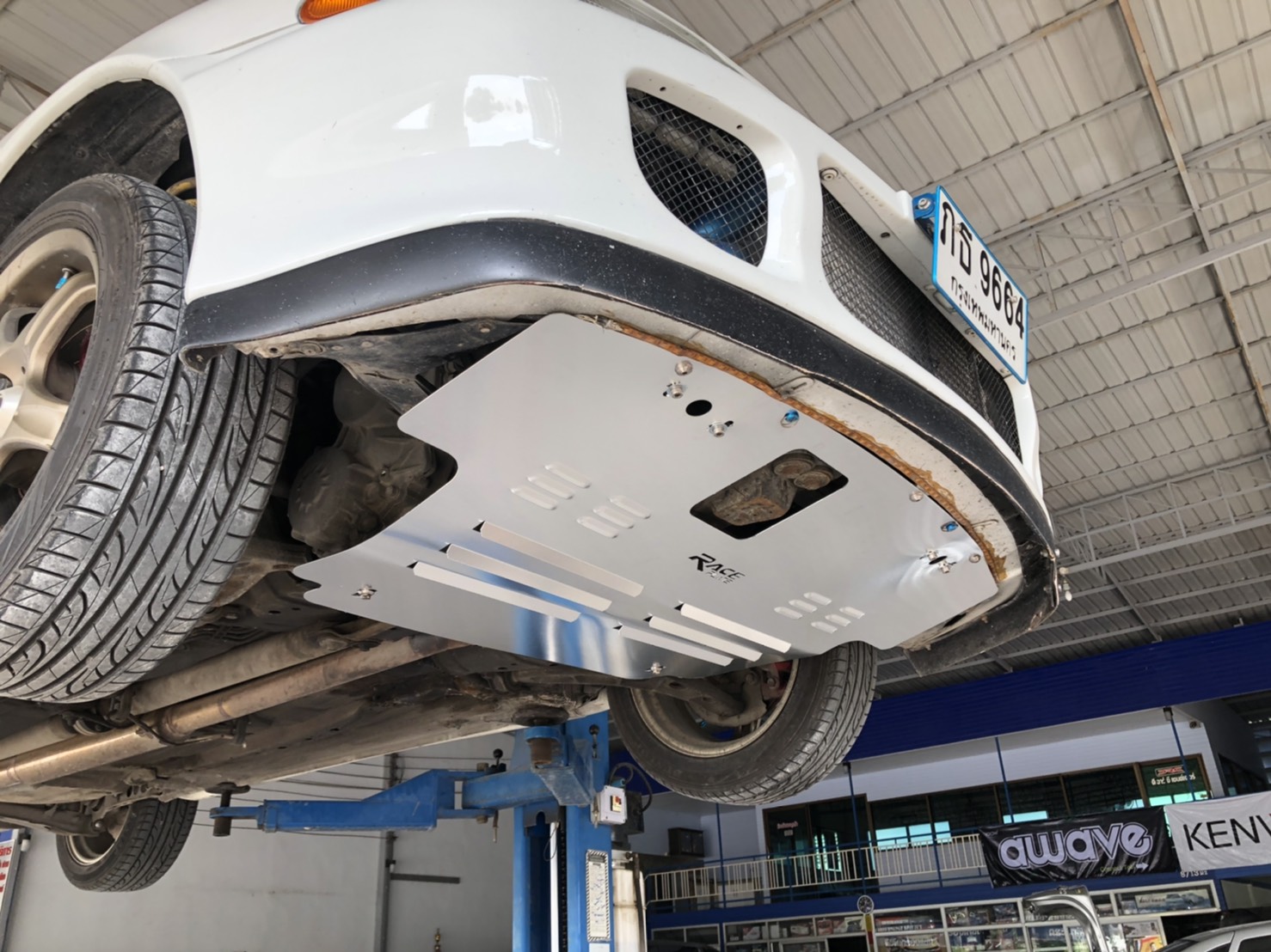 แผ่นปิดใต้ห้องเครื่องอลูมิเนียม Mitsubishi Lancer Evolution 123 Raceplate_Undertray