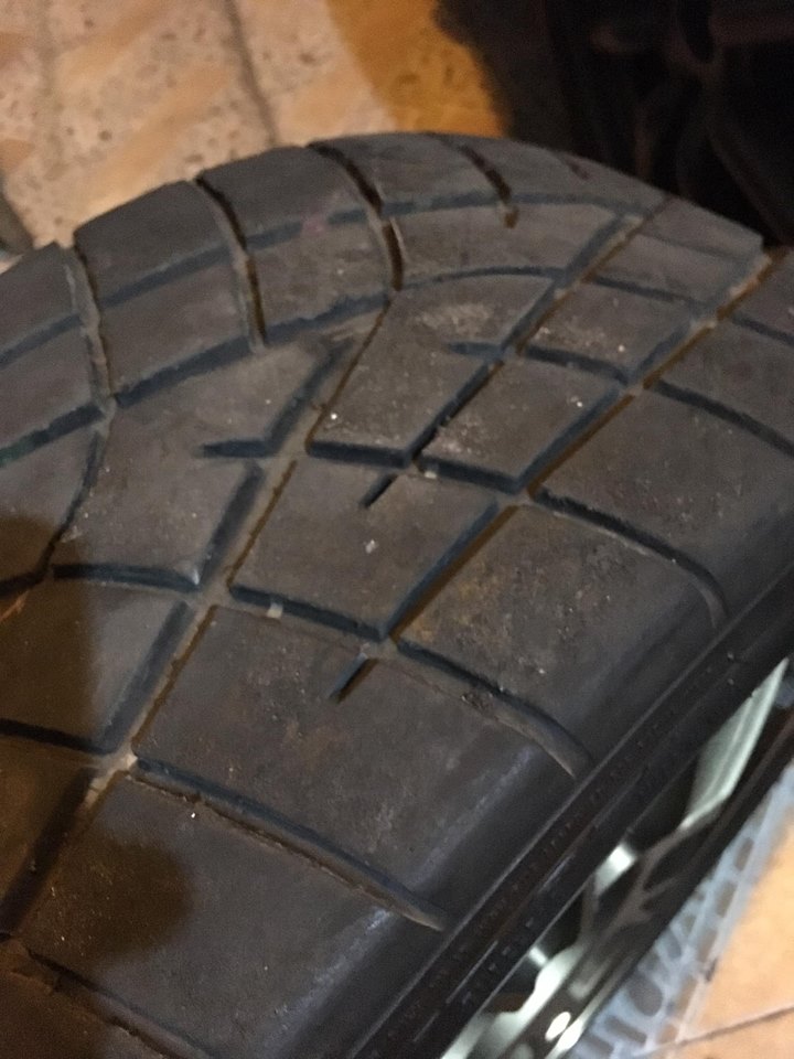 ยางเปอร์เซ็นต์ TOYO TIRE R1R สภาพดีคุ้มราคา