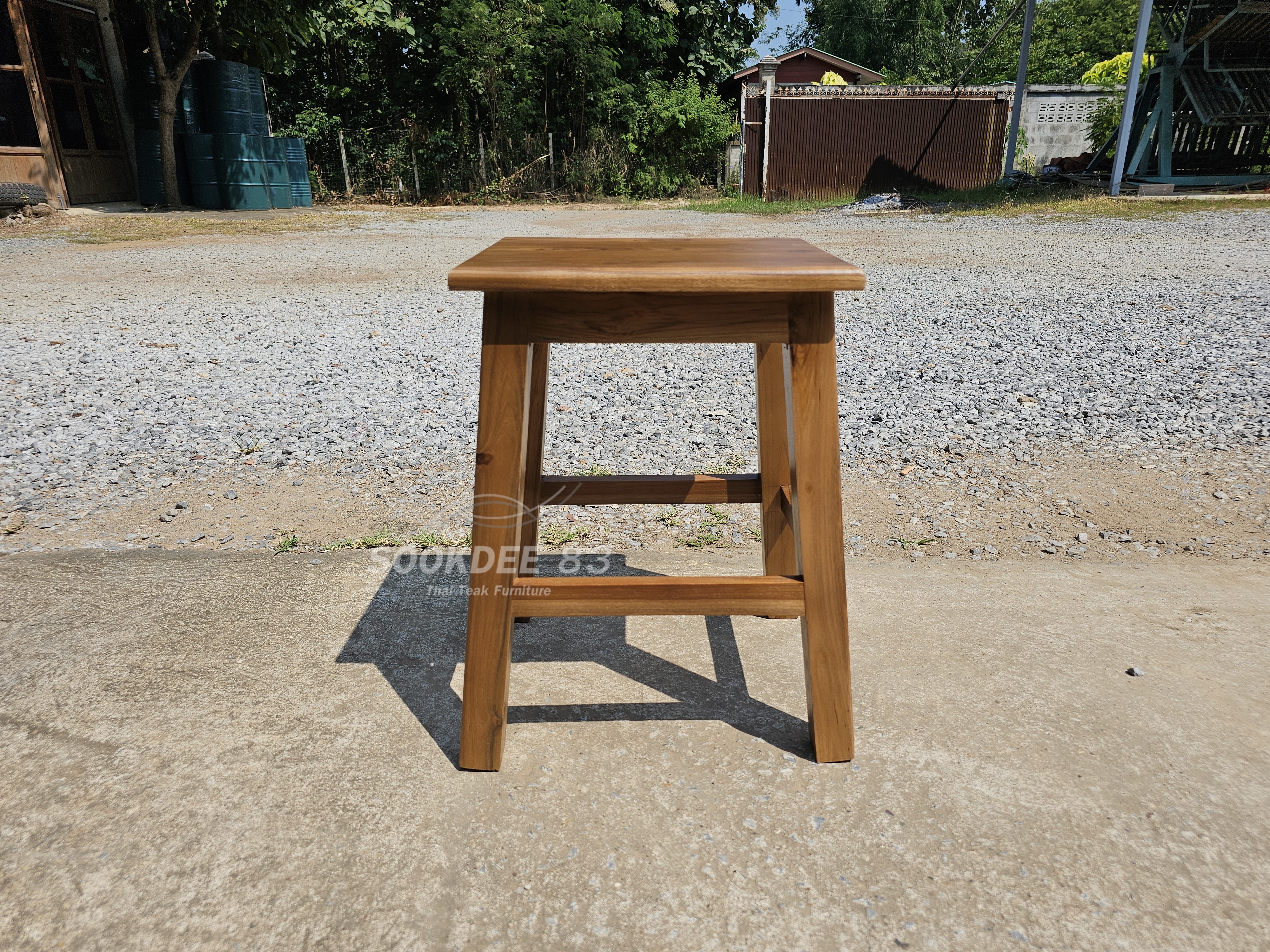 เก้าอี้มินิมอลขาเอ