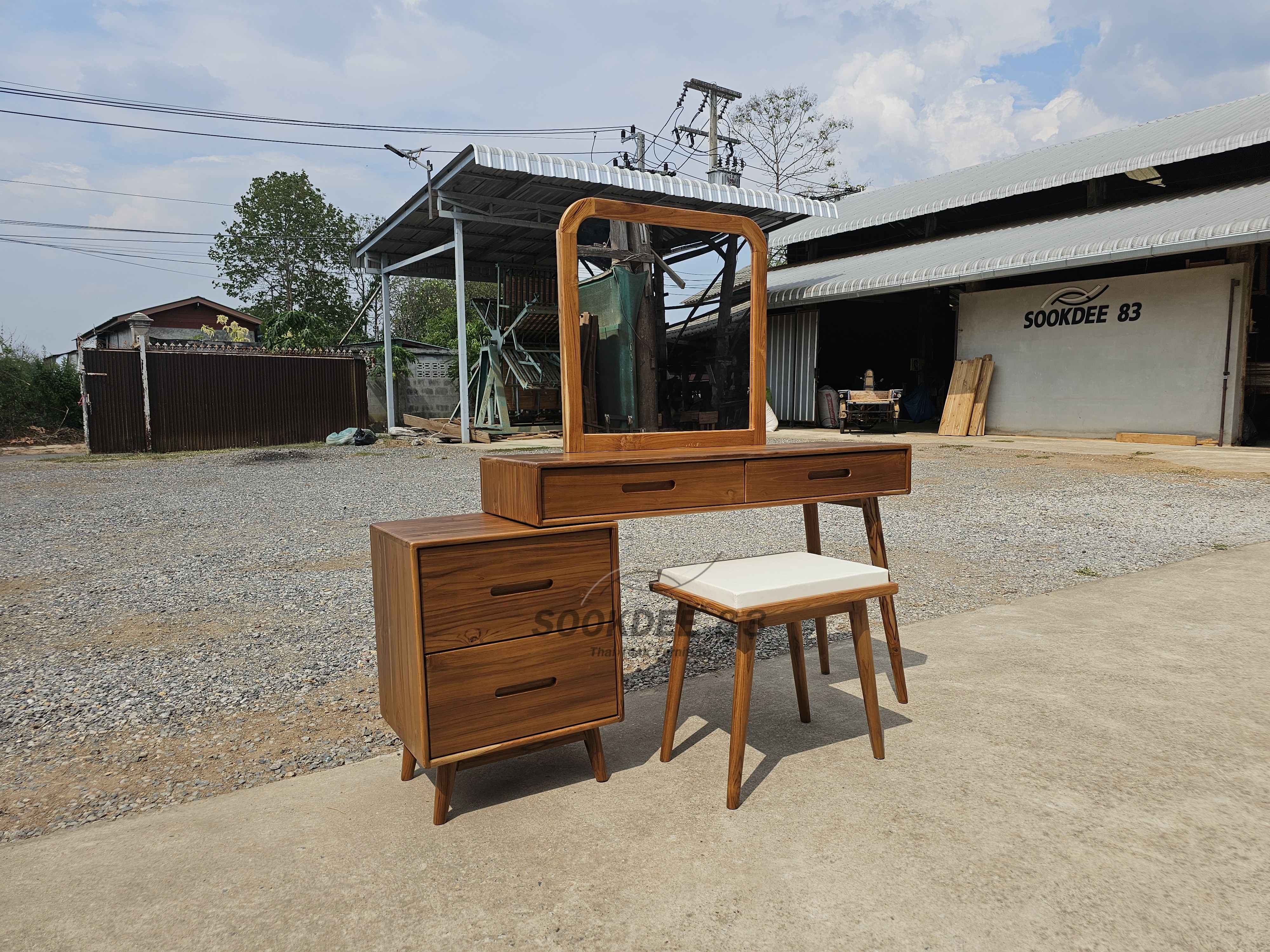 โต๊ะเครื่องแป้งมินิมอลโมเดิร์นผสมตู้ลิ้นชัก