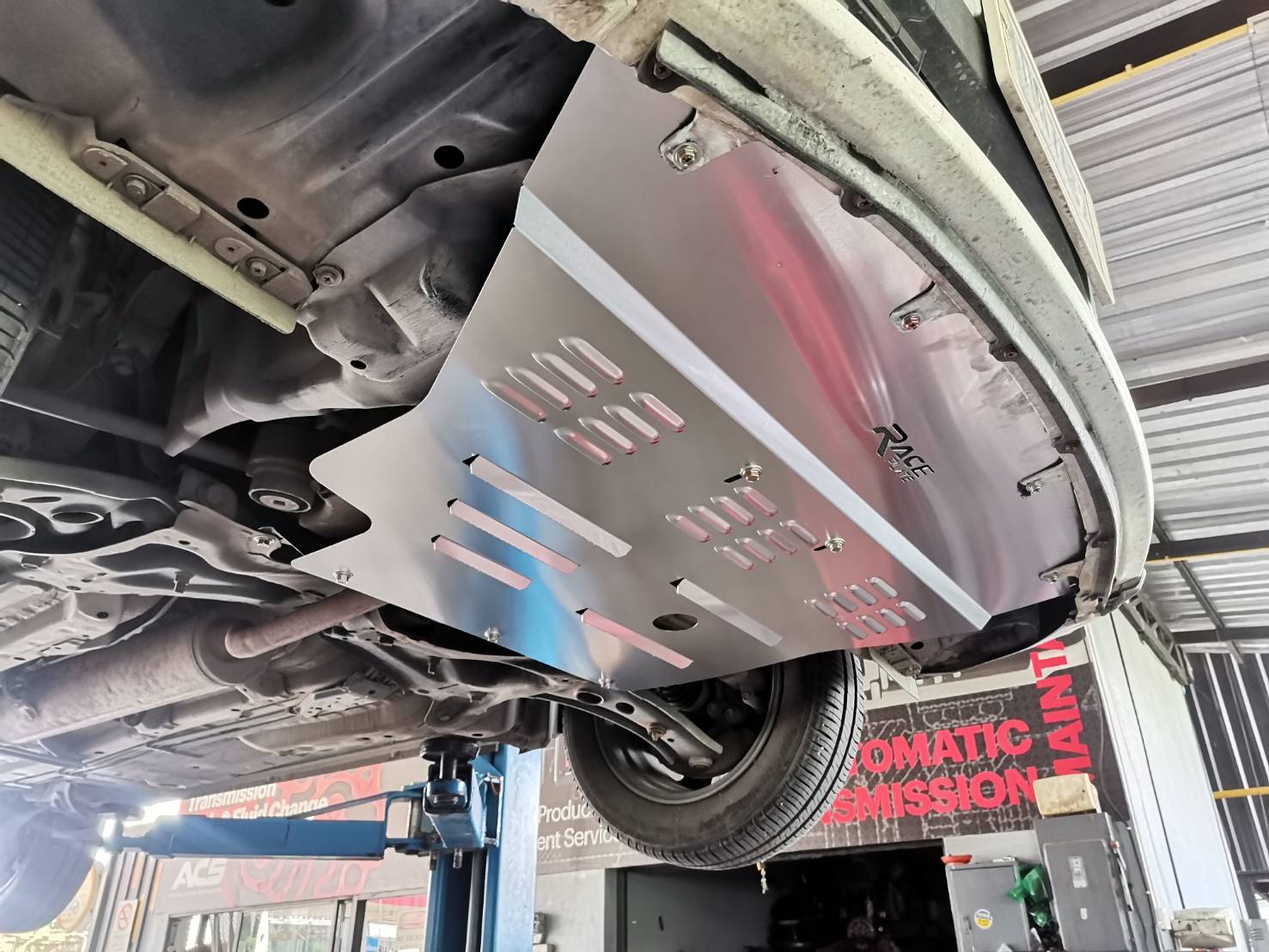 แผ่นปิดใต้ห้องเครื่องอลูมิเนียม Yaris Xp150-152, Yaris Eco, Yaris Ativ 2012-2022 Raceplate_Undertray