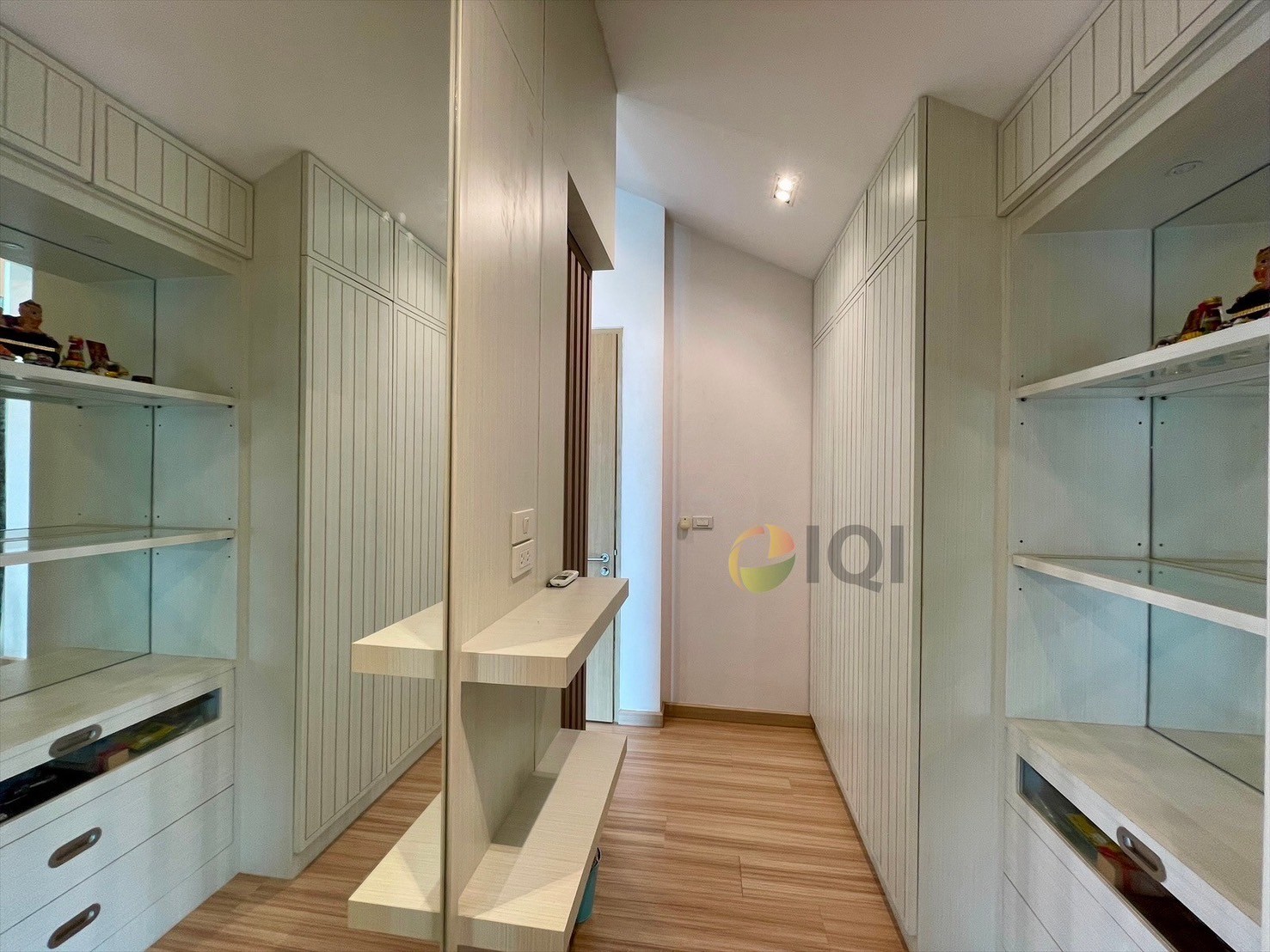 ขาย Home office 4 ชั้น (3 ชั้น + ชั้นลอย) ซอยสุขมวิท 101/1 ถนนวชิรธรรมสาธิต 51