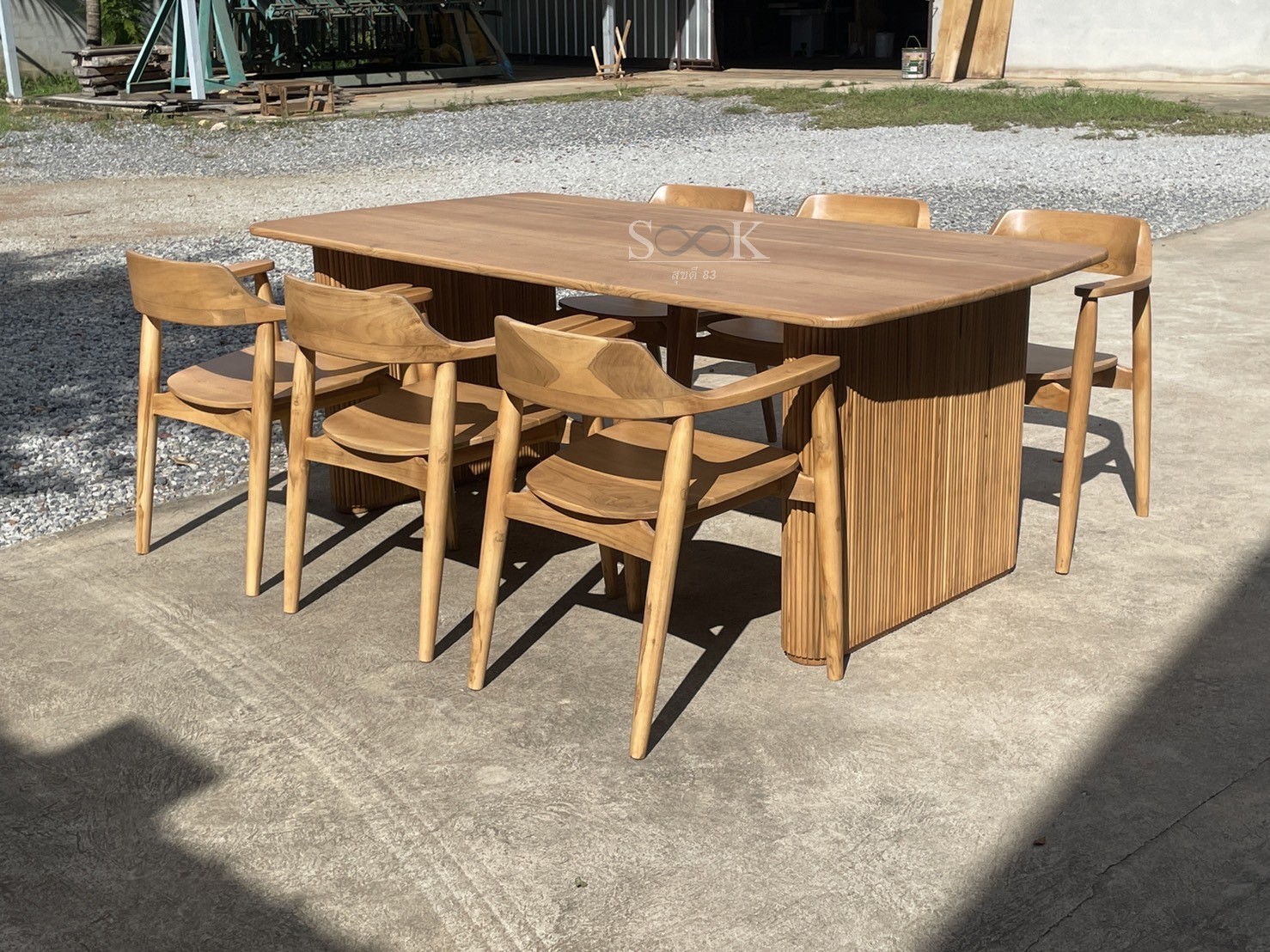 ชุดโต๊ะกินข้าวขากล่องประดับซี่ (สีสัก)