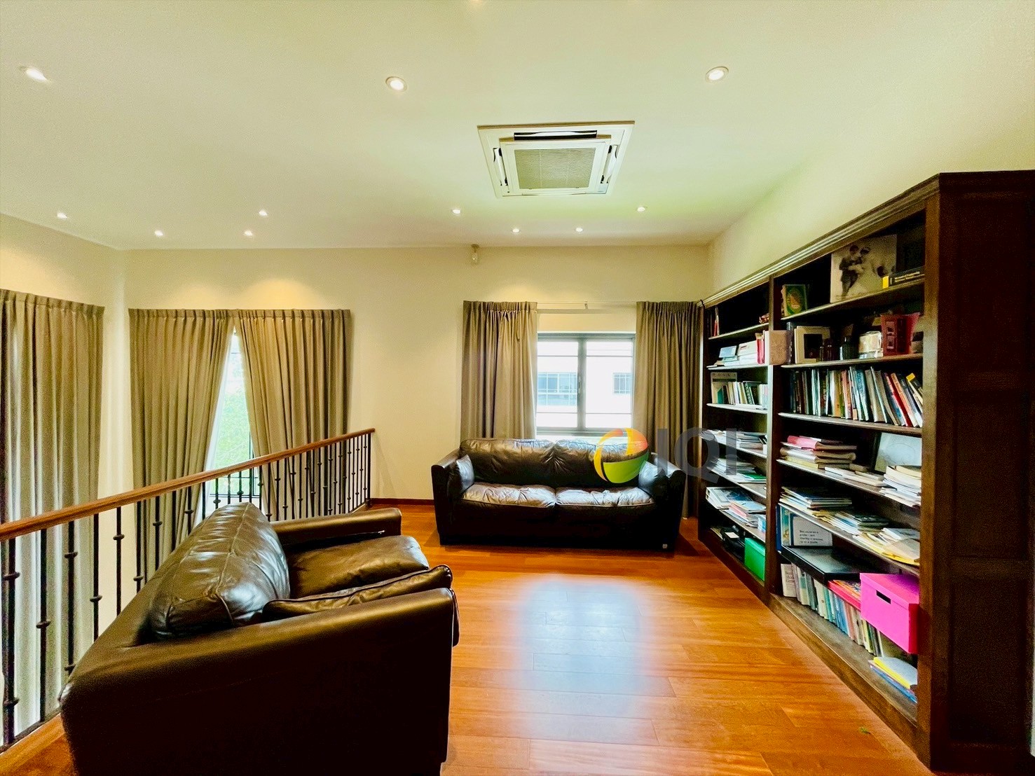 ขายบ้านเดี่ยว ชีวาวัลย์ ปิ่นเกล้า-สาทร บ้านหรู 2 ชั้น ติดถนนพุทธมณฑล สาย 1