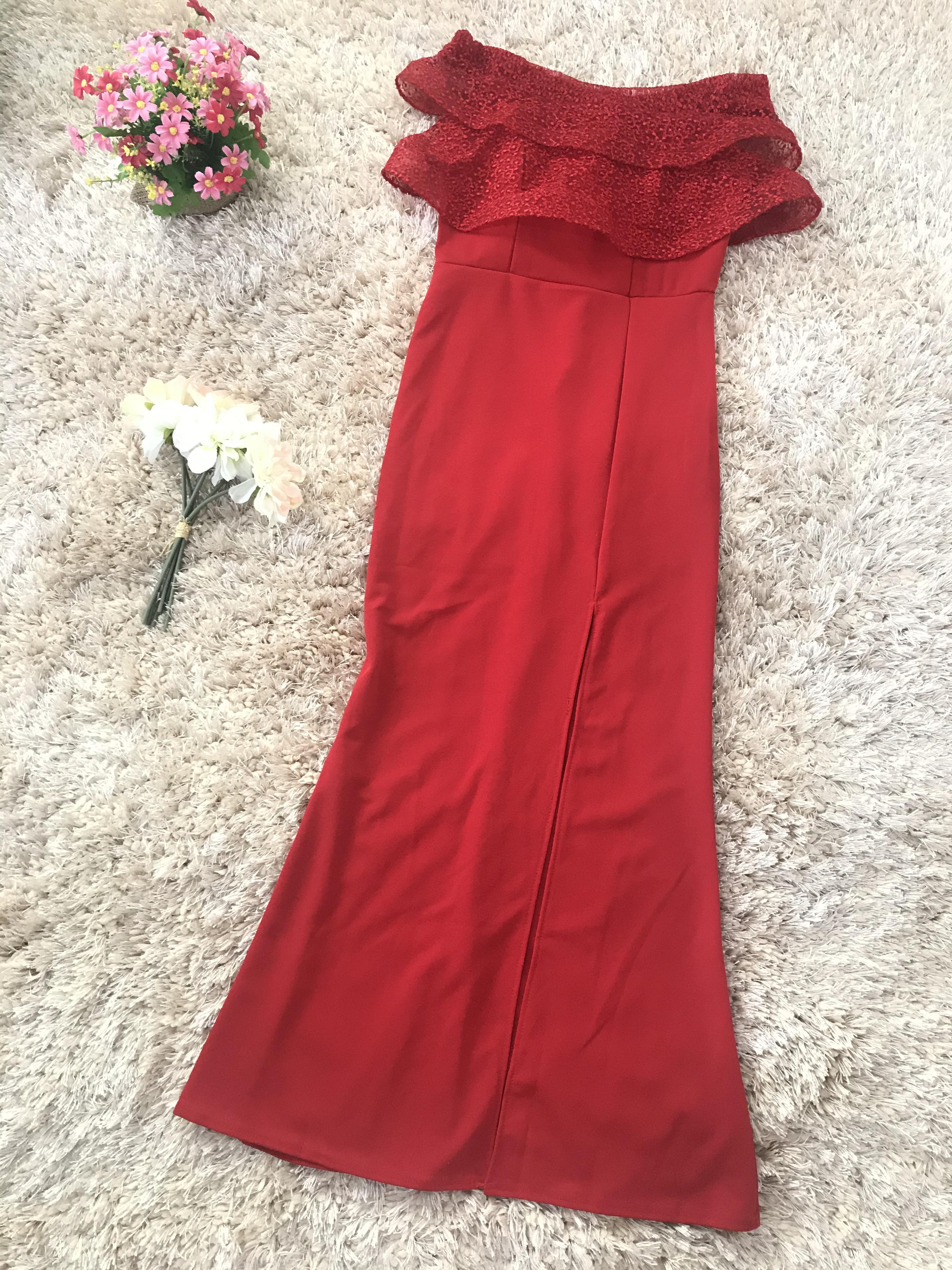 ชุดราตรีสีแดง ดีไซน์เปิดไหล่ ปิดต้นแขน ส่งฟรี ems