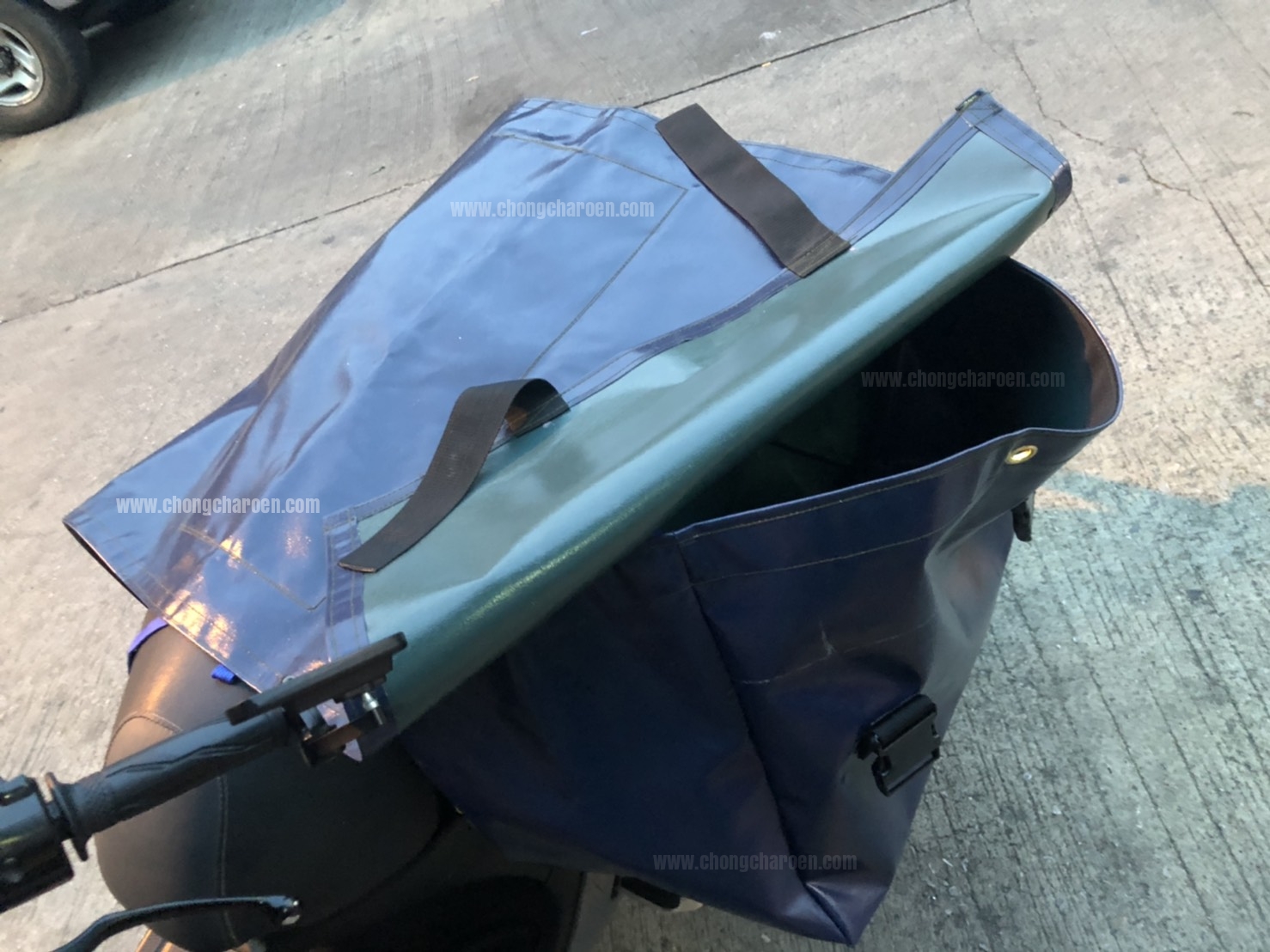 กระเป๋า ไปรษณีย์ นสพ มอเตอร์ไซค์ ขนาด XL (มีฝา) จัมโบ้ (ยาวxกว้างxสูง=55x31x39 ซม)