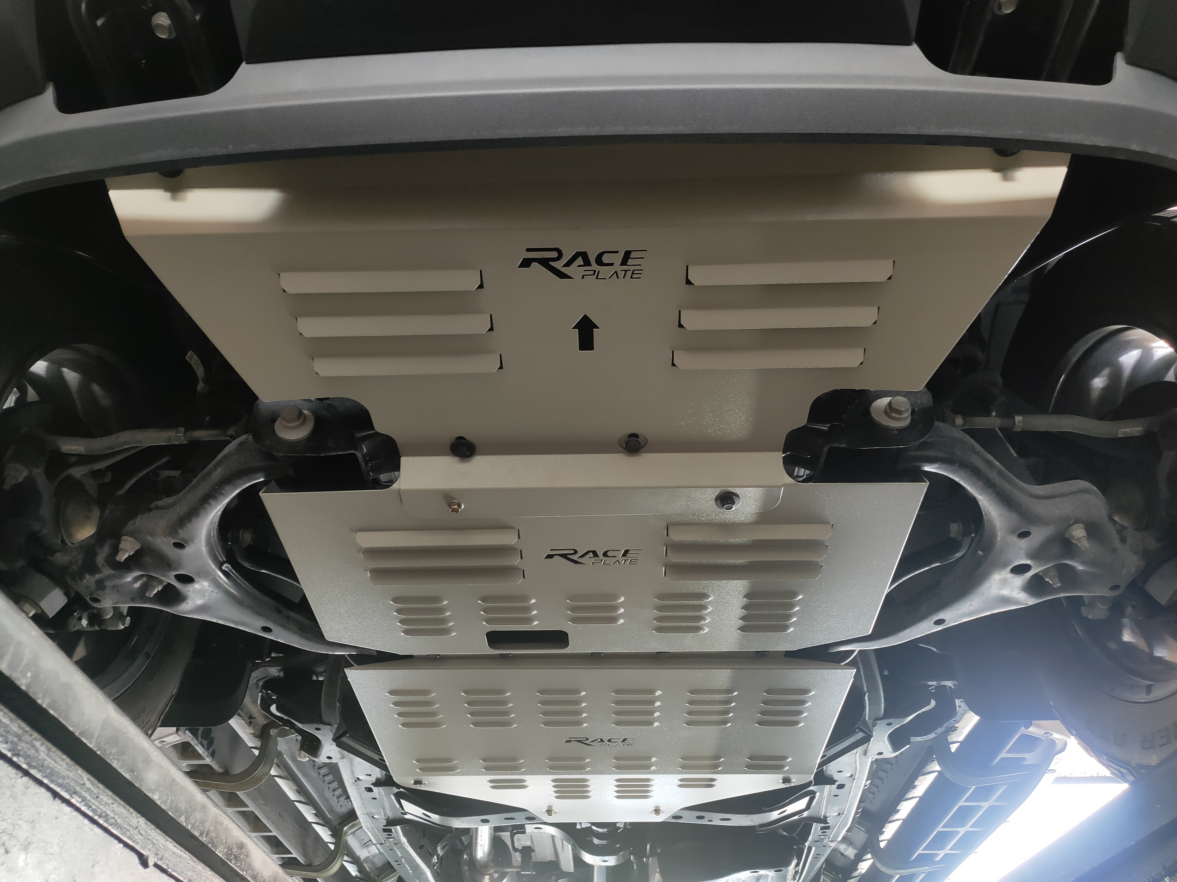 แผ่นปิดใต้ห้องเครื่องอลูมิเนียม Ford Ranger Next-gen Raptor, Everest 2022 Raceplate_Undertray