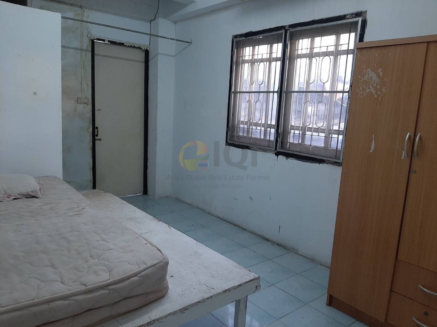 ขาย ตึกแถว 4.5 ชั้น จรัญสนิทวงค์ ซอย 4 ใกล้ (วัดท่าพระ) MRT ท่าพระ