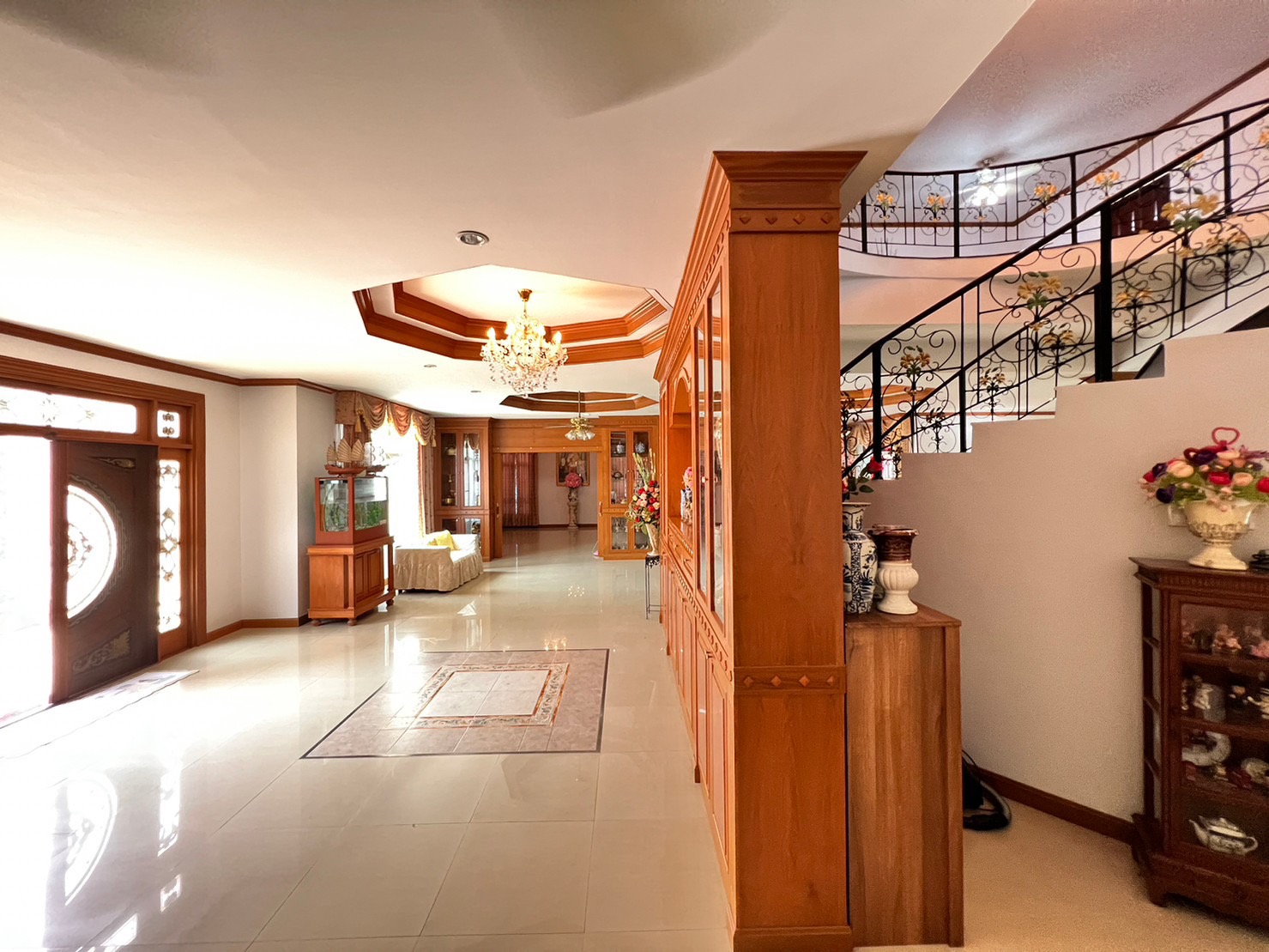 ขาย บ้านเดี่ยว ปลูกสร้างเองหลังใหญ่ สไตล์โมเดิร์น เขาตาโล อำเภอบางละมุง ชลบุรี