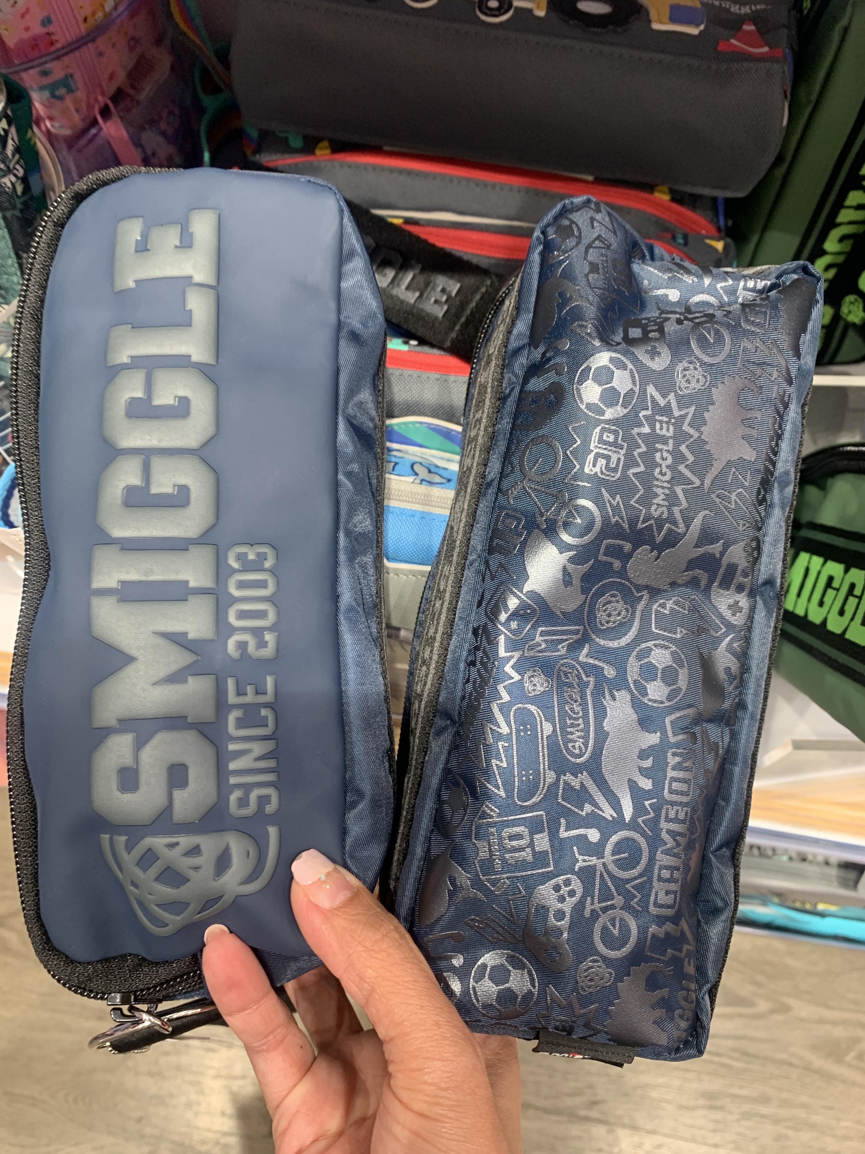 กระเป๋าดินสอ มีหูหิ้ว Smiggle Oblong Pencil Case - Smiggler II- น้ำเงิน