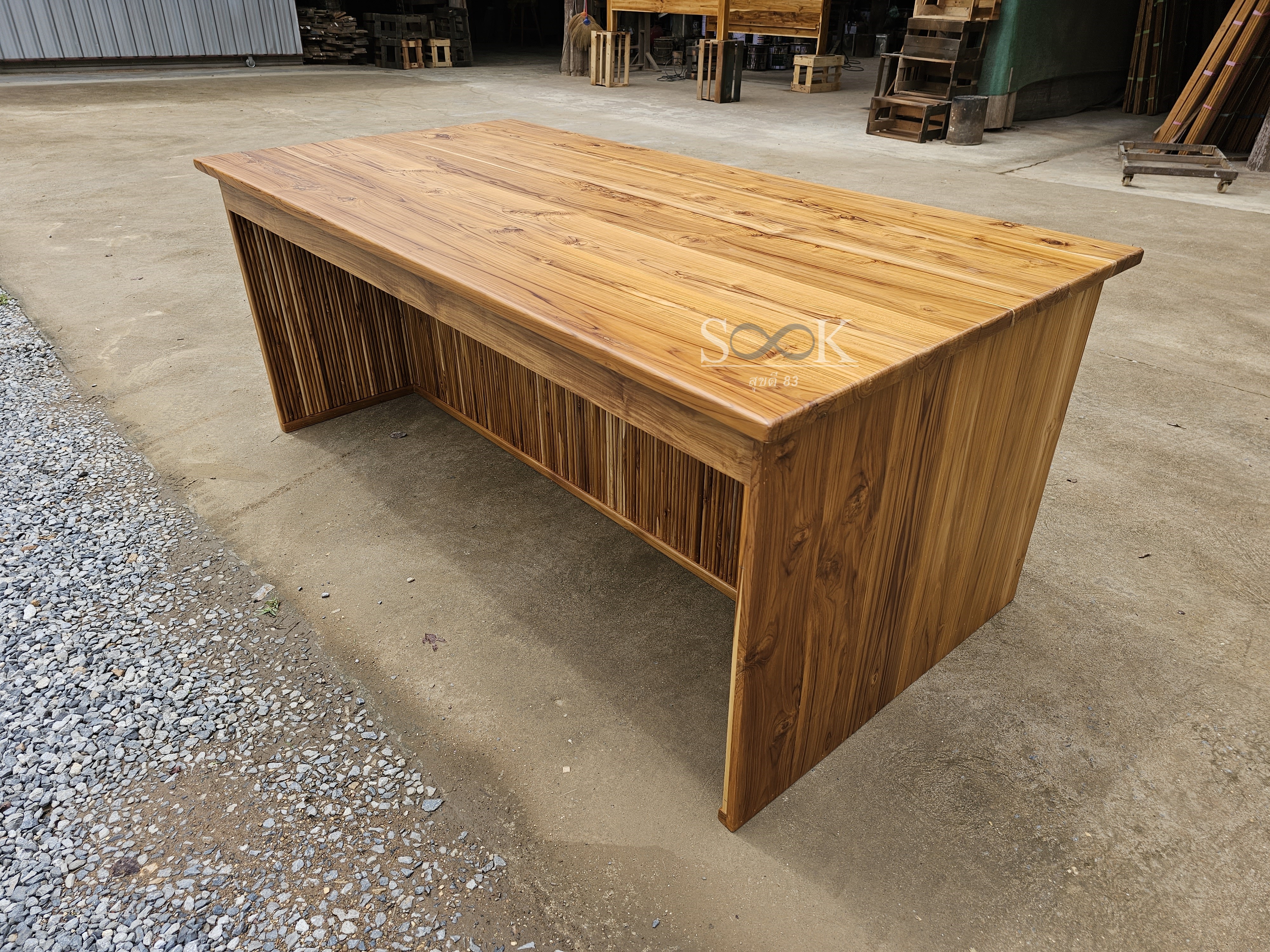 โต๊ะเคาน์เตอร์ไอส์แลนด์ชั้นวางของ