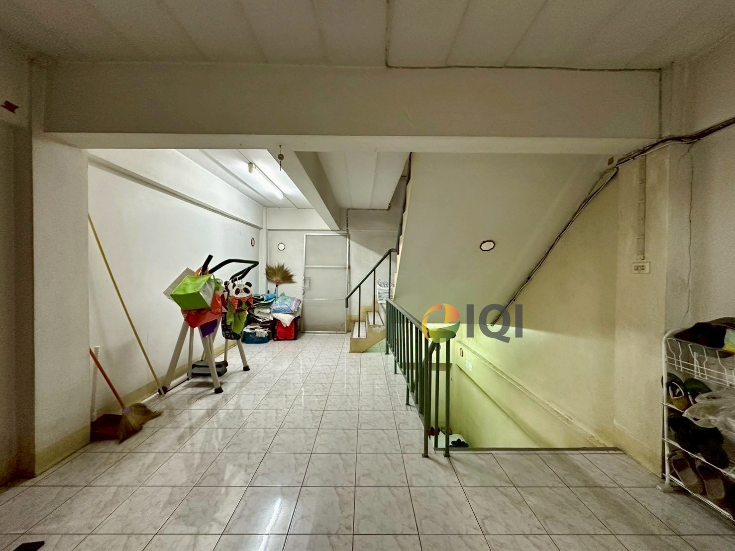 ขายอาคารพาณิชย์ 5 ชั้น 2 คูหาติดกัน ถนนหนามแดง - บางพลี ใกล้รถไฟฟ้า 2 สาย และใกล้ทางด่วน