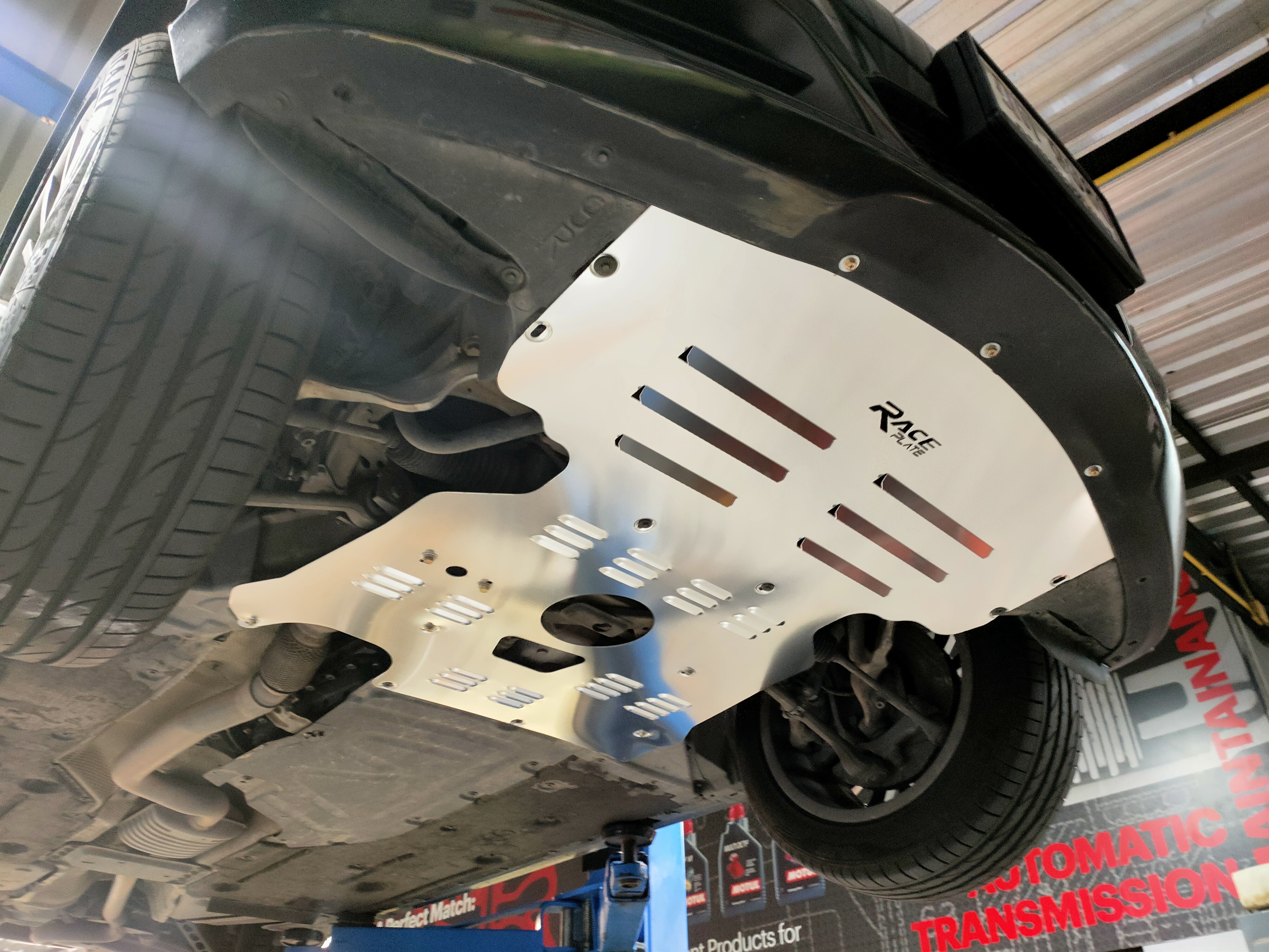 แผ่นปิดใต้ห้องเครื่องอลูมิเนียม BMW E90,E91,E92 Raceplate_Undertray