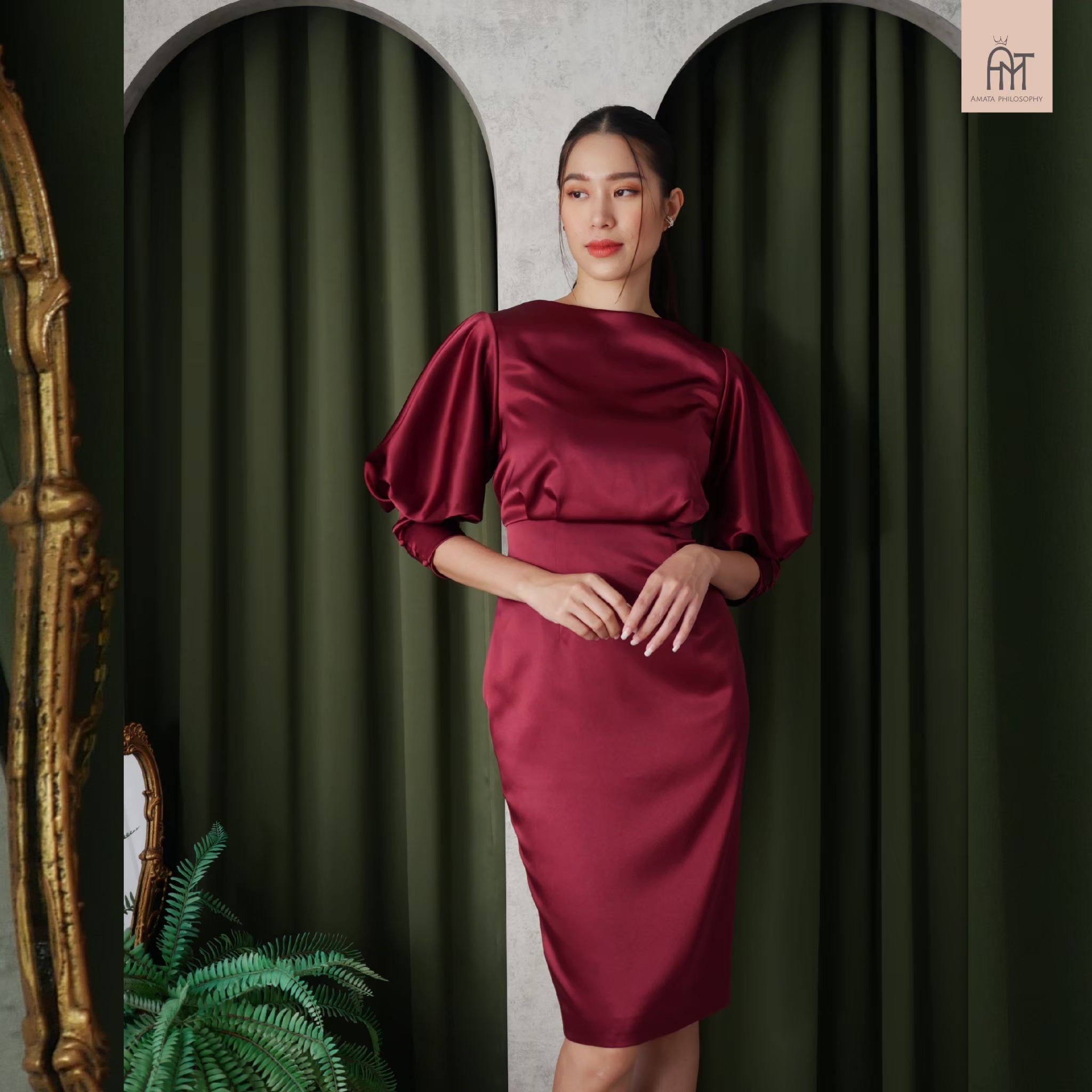 AMATA เดรสแขนพอง สีแดง
