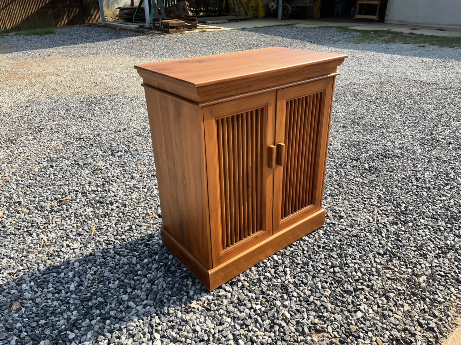 ตู้เก็บของบานซี่