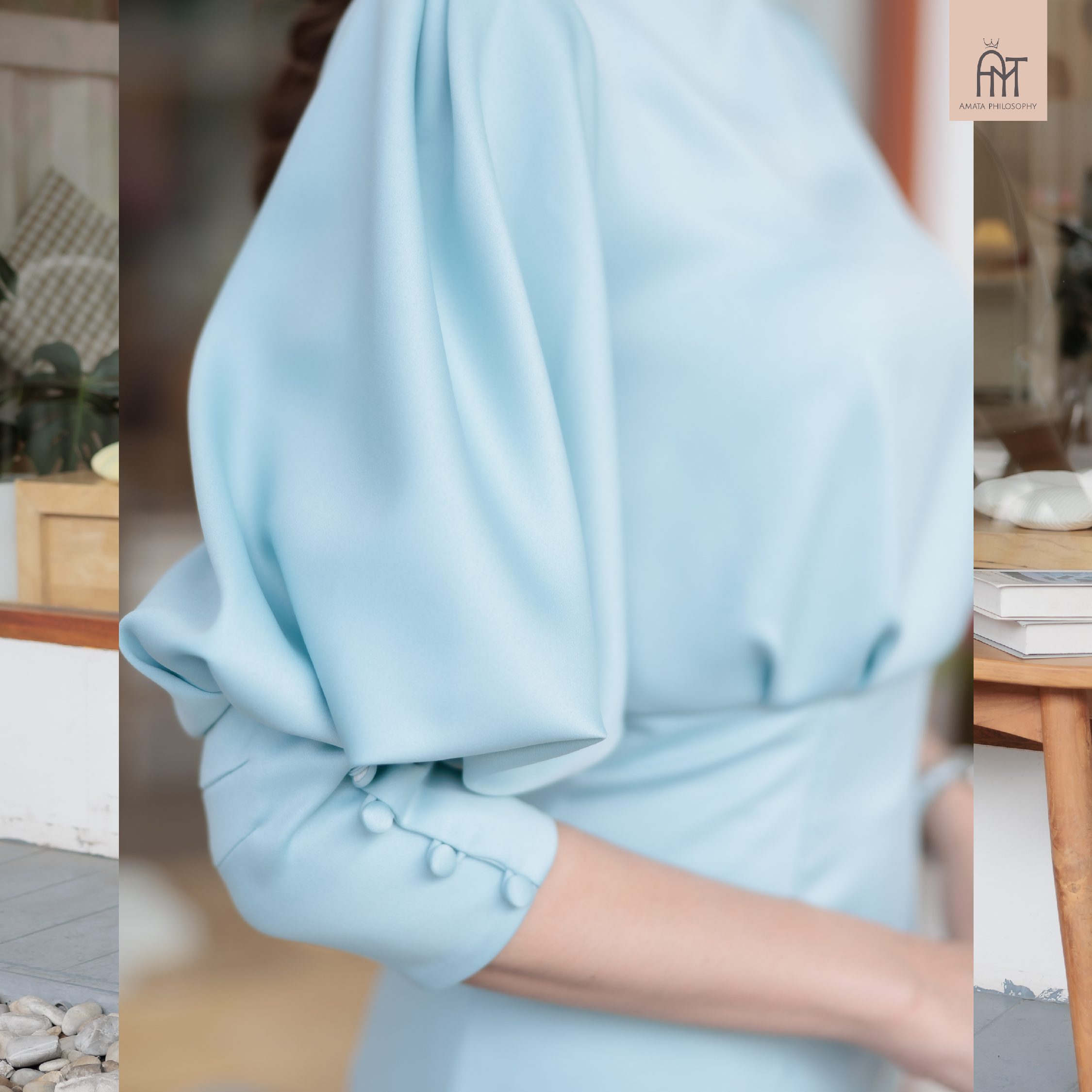 AMATA เดรสแขนพอง สีฟ้า