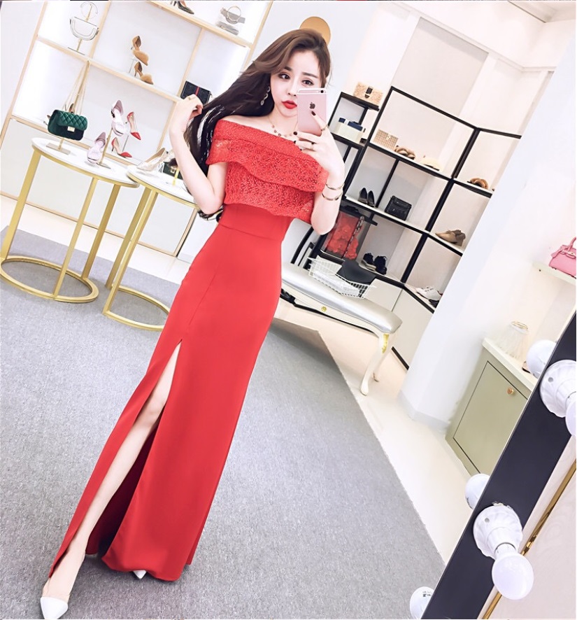 ชุดราตรีสีแดง ดีไซน์เปิดไหล่ ปิดต้นแขน ส่งฟรี ems