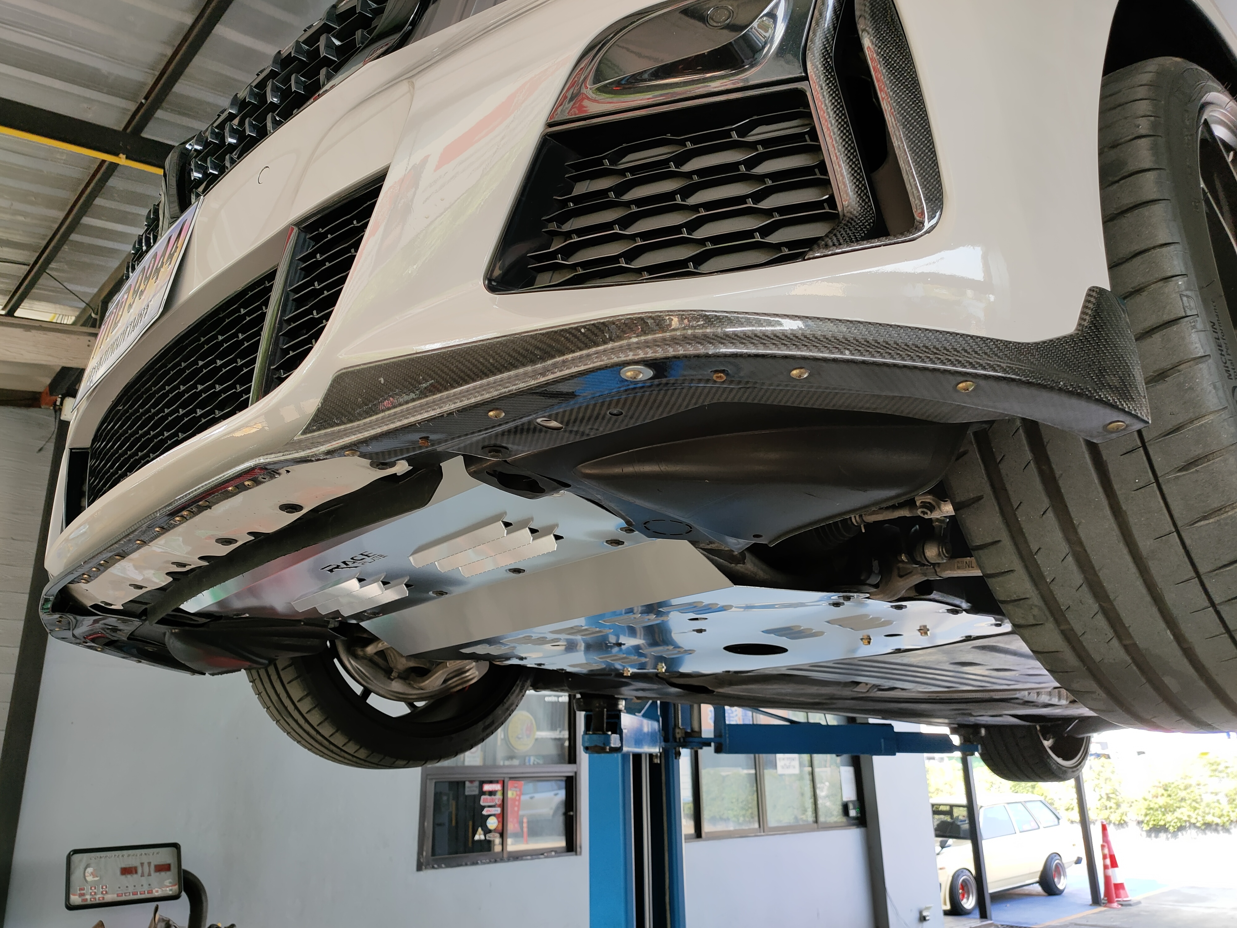 แผ่นปิดใต้ห้องเครื่องอลูมิเนียม BMW G20 Raceplate_Undertray