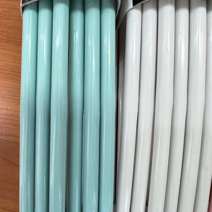 Figure (6 ชิ้น) ไม้แขวนเสื้อพลาสติกสีพาสเทล ทำจากพลาสติกอย่างดี