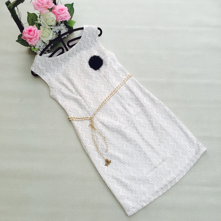 ชุดเดรสแขนกุดผ้าไหมสีเงิน ส่งฟรี ems