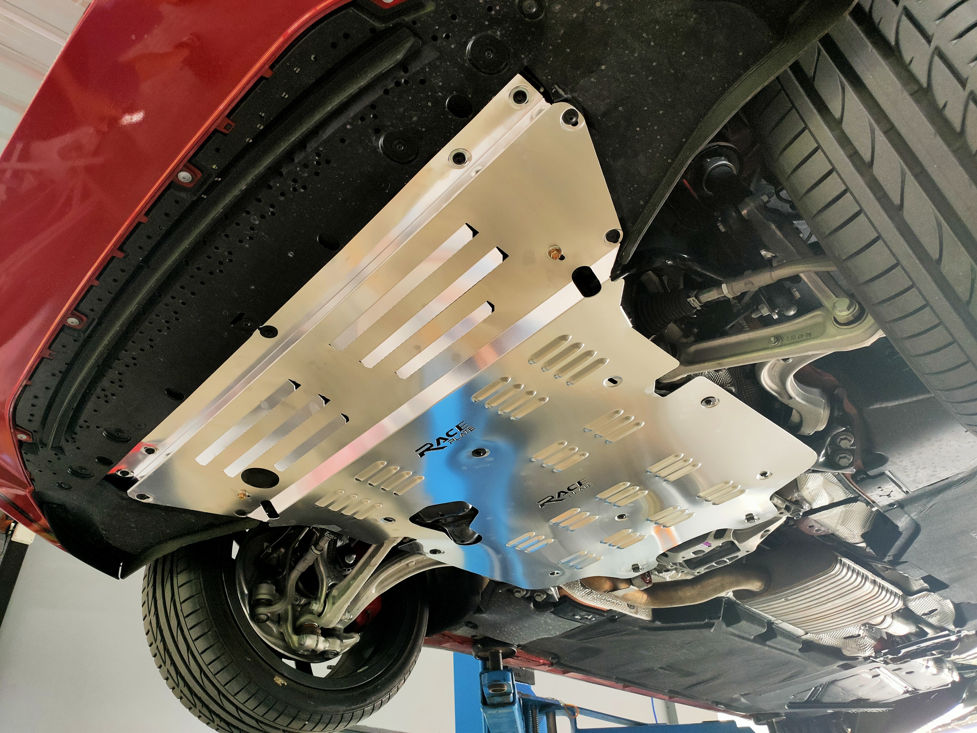 แผ่นปิดใต้ห้องเครื่องอลูมิเนียม Audi A5 2018 Raceplate_Undertray