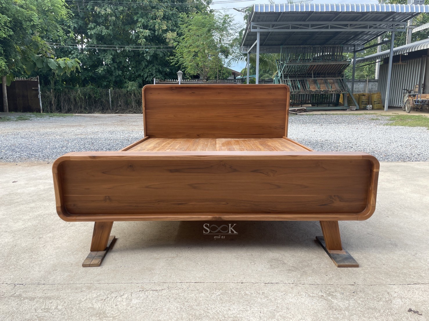 เตียงมินิมอลแคปซูลพื้นโล่ง