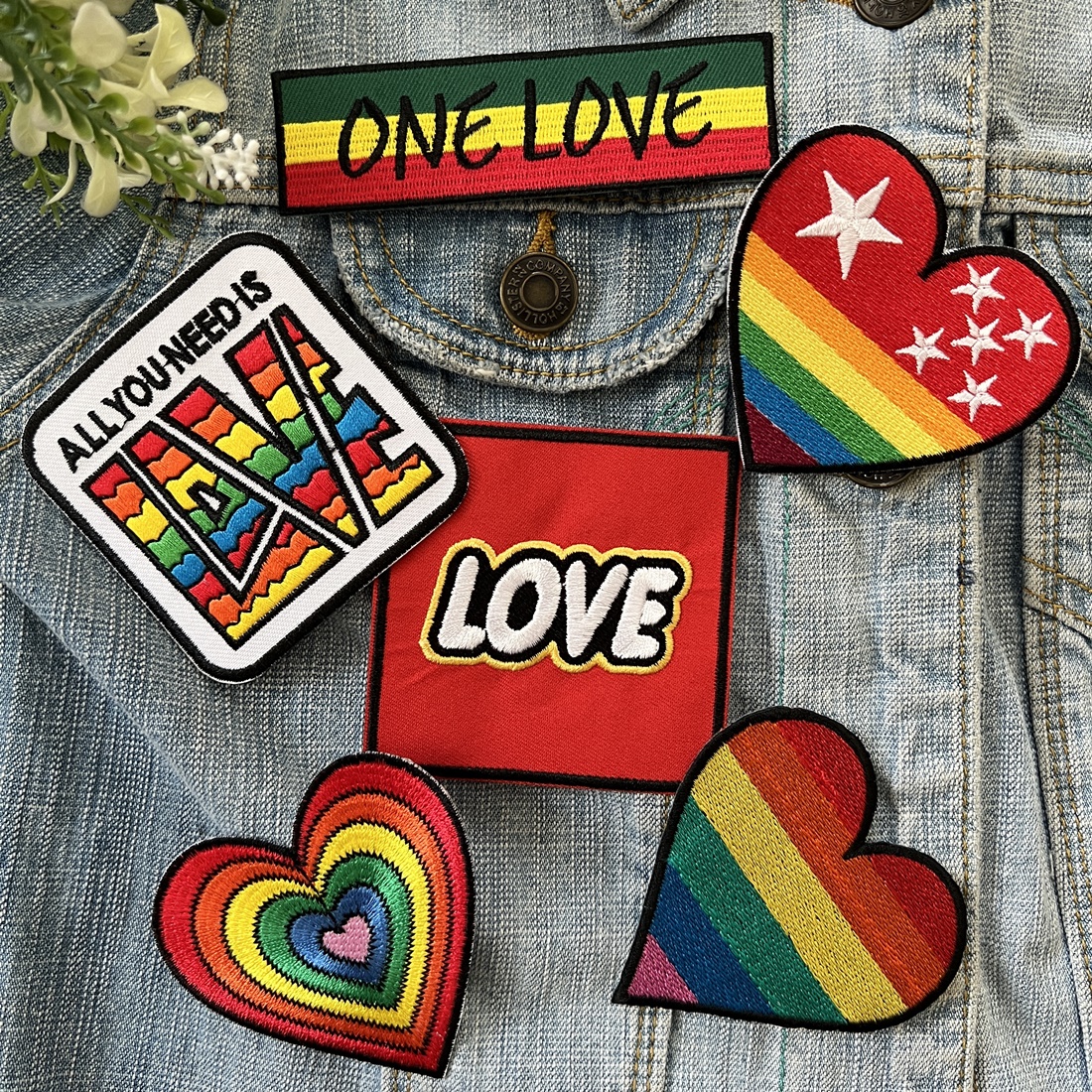 หัวใจ Love สายรุ้ง ตัวรีดติดเสื้อ อาร์มปัก ตกแต่งเสื้อผ้า หมวก กระเป๋า ยีนส์