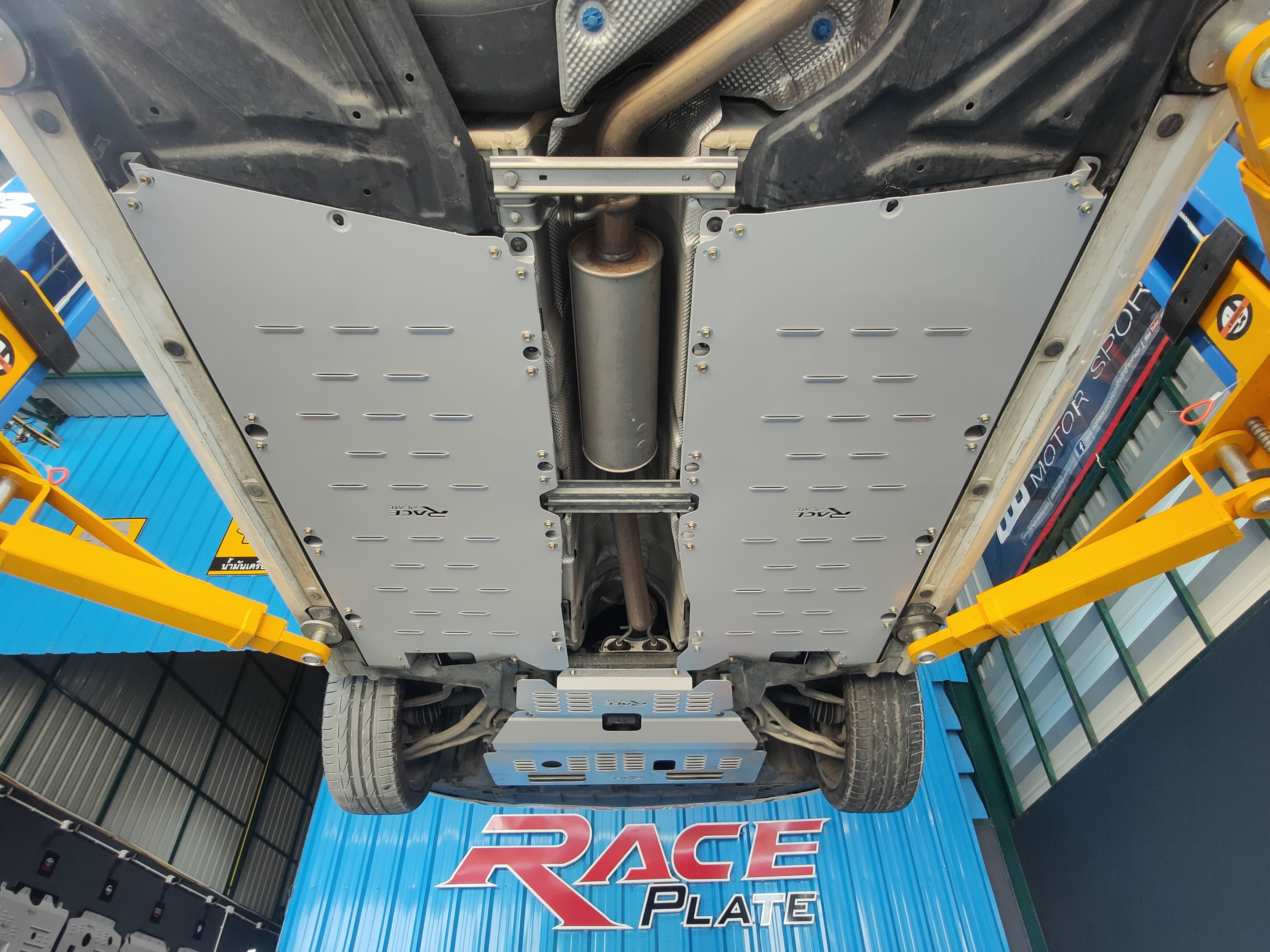 แผ่นปิดใต้ห้องโดยสารอลูมิเนียม Mercedes Benz CLA, GLA, A-Class Raceplate_Undertray สำเนา