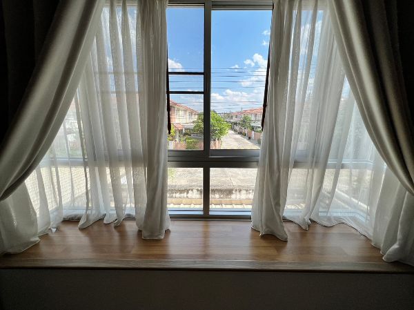 ขายด่วน บ้านเดี่ยว 2 ชั้น หมู่บ้านกลางสวน (โรงโป๊ะ) ตำบลตะเคียนเตี้ย บางละมุง ชลบุรี