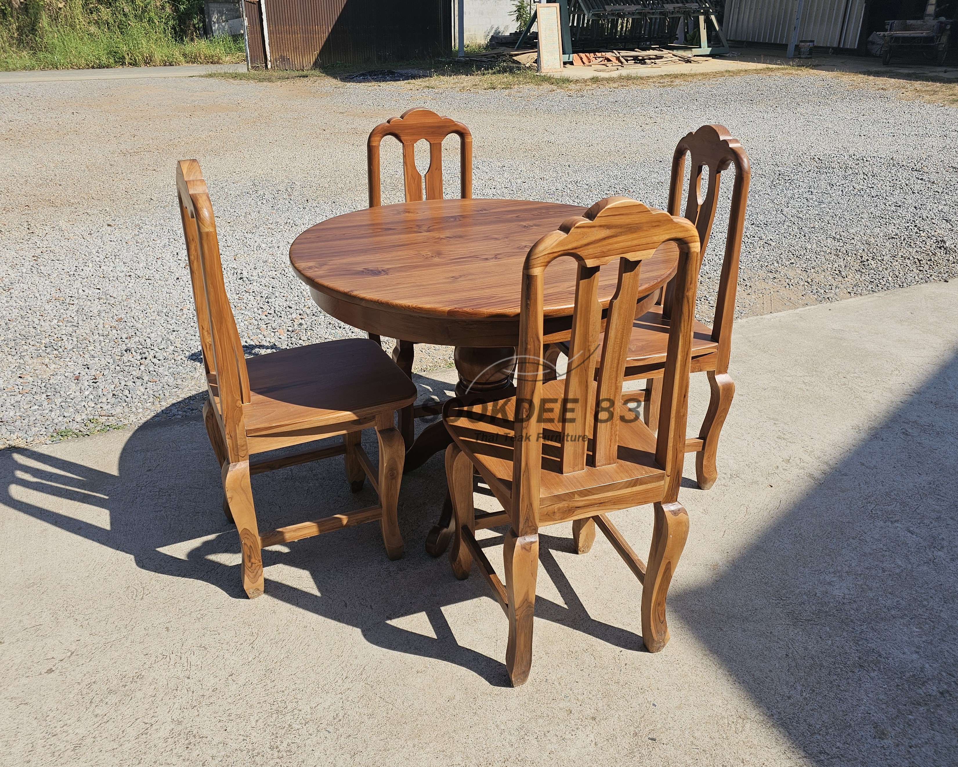 ชุดโต๊ะกินข้าวกลม 1 ม. เก้าอี้สองเอน 4 ตัว