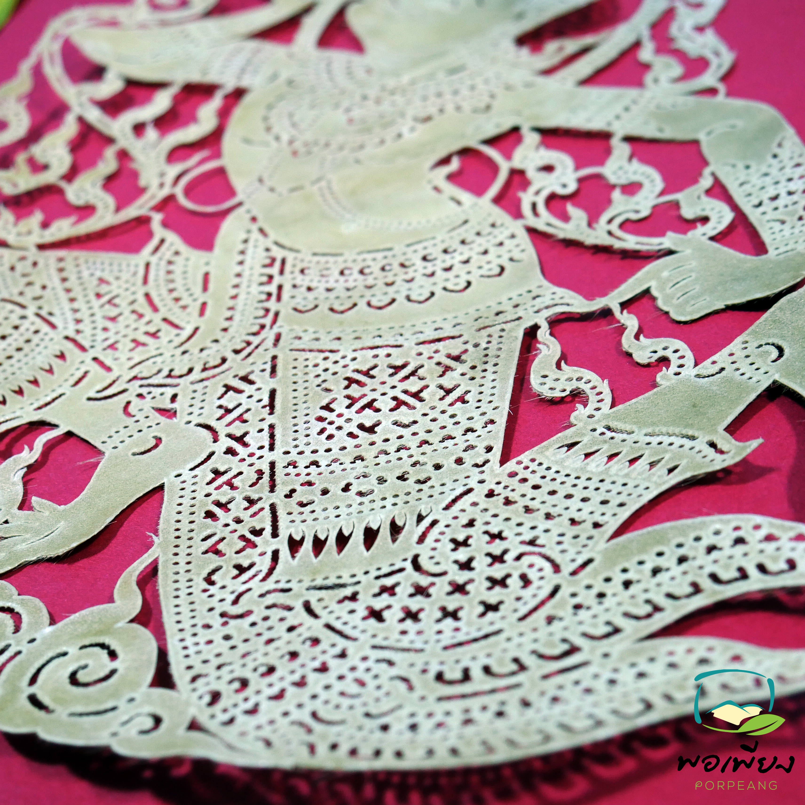 พระอินทร์เป่าสังข์ คู่กับ นางฟ้าโปรยดอกไม้