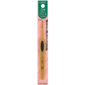 Clover 42-607 เข็มโครเชต์ soft touch aluminiumหัวทอง เข็มโครเชต์ เนื้ออลูมิเนียมด้ามทอง #7/0 หรือ 4มม.