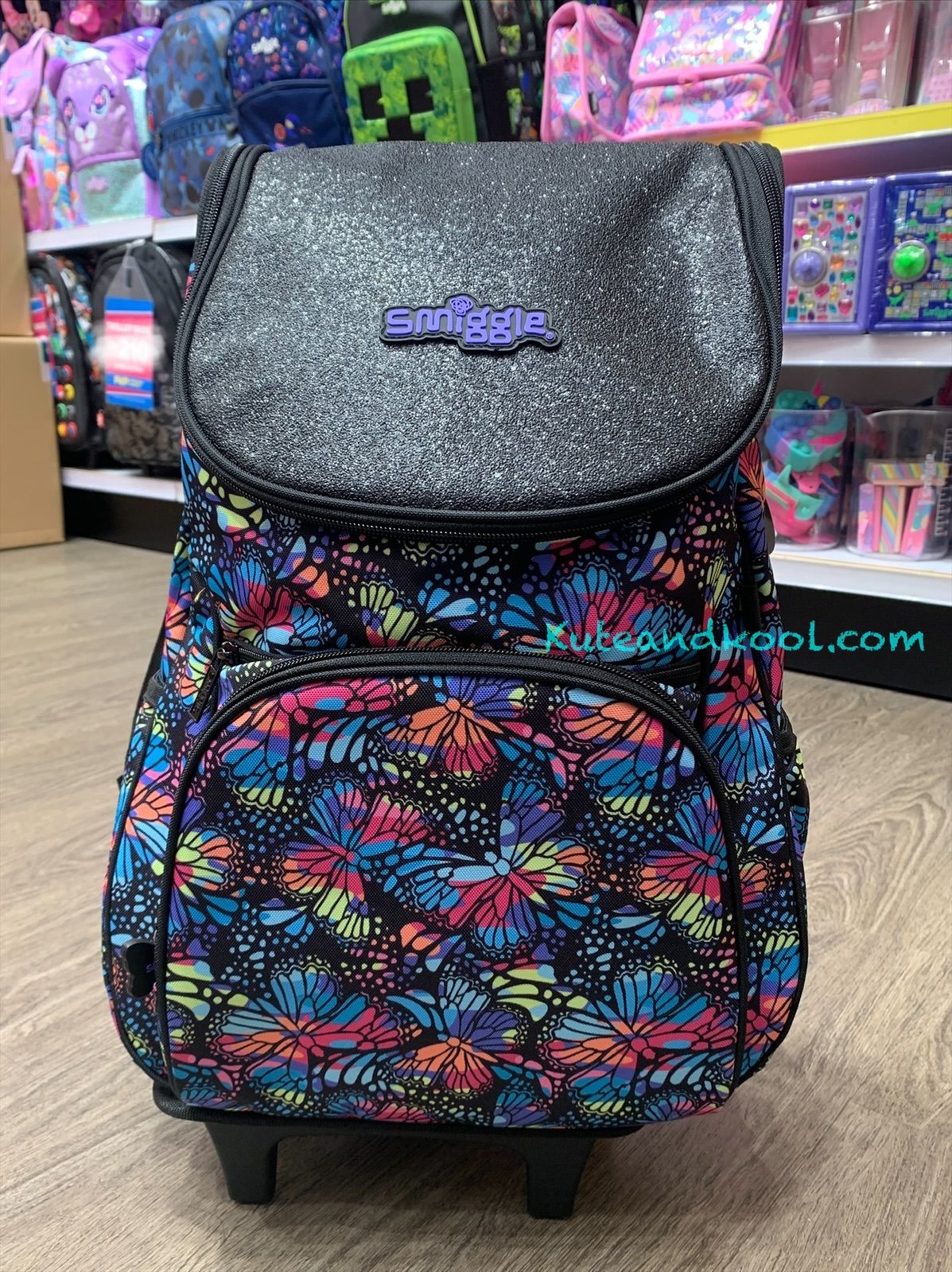 เป้ล้อลากมีไฟ Smiggle Light up Trolly Access backpack - ผีเสิ้อ