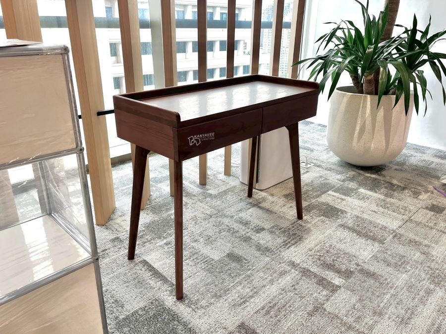 โต๊ะทำงานไม้สักมินิมอล สีวอลนัทเข้ม