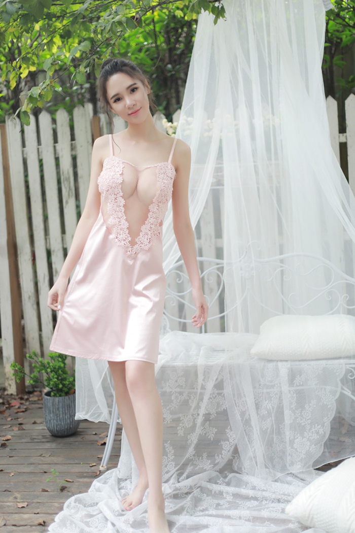 N376 ชุดนอนเซ็กซี่ ชุดนอนลูกไม้สวยๆช่วงบนเป็นผ้าใยตาข่ายโปร่งๆแต่งด้วยลูกไม้สไตล์ชุดเจ้าสาว ช่วงล่างเป็นผ้าเนื้อมันสวมใส่แบบใช้คล้องไหล่ตามรูปเลยค่ะ ***พอดีหุ่นขยายได้อีกเล็กน้อย