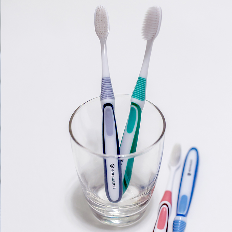 19075-แปรงสีฟัน โฟกัส วิปปิ้ง ฟิค (12 ชิ้น)