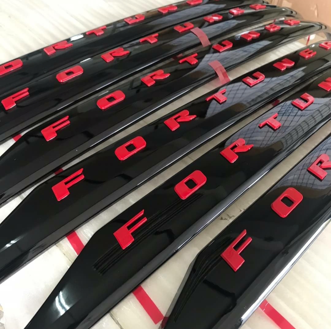 ครอบคิ้วท้ายดำเงาแบบ TRD V.2 อักษร สี แดง,ชุบเงา,ดำ