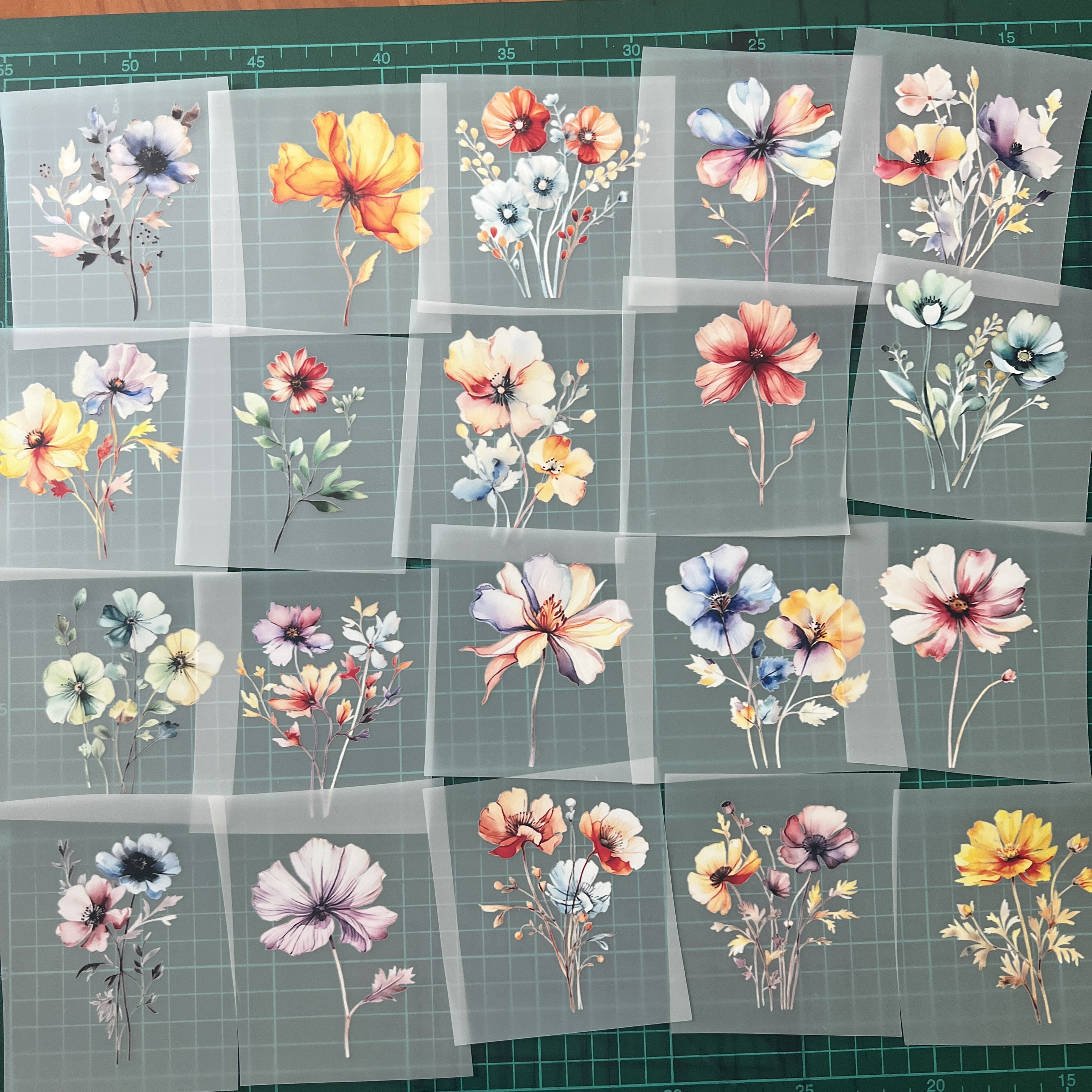 ตัวรีดติดเสื้อ ดอกไม้ สีพาสเทล ฟิลม์รีดร้อน พิมพ์ลาย สติกเกอร์รีดติดเสื้อ สกรีนลาย ฟิลม์ DFT DTF