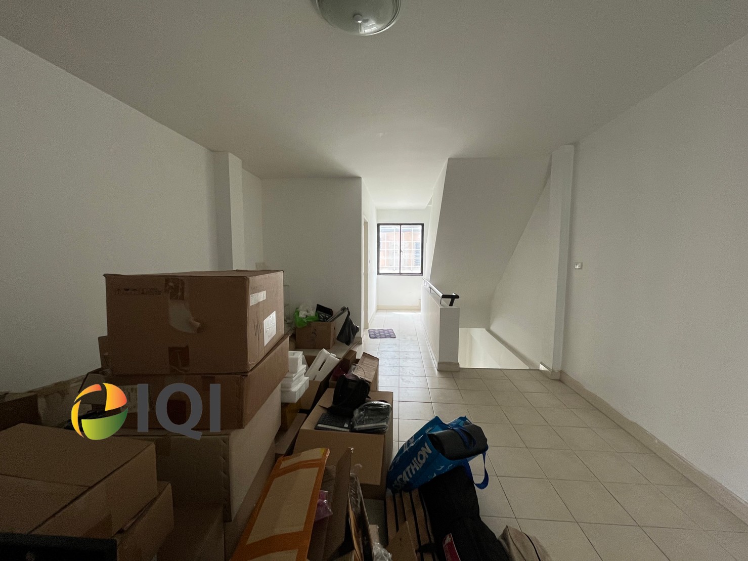 ขาย อาคารพาณิชย์ 3.5 ชั้น The Village ปัญญา-รามอินทรา