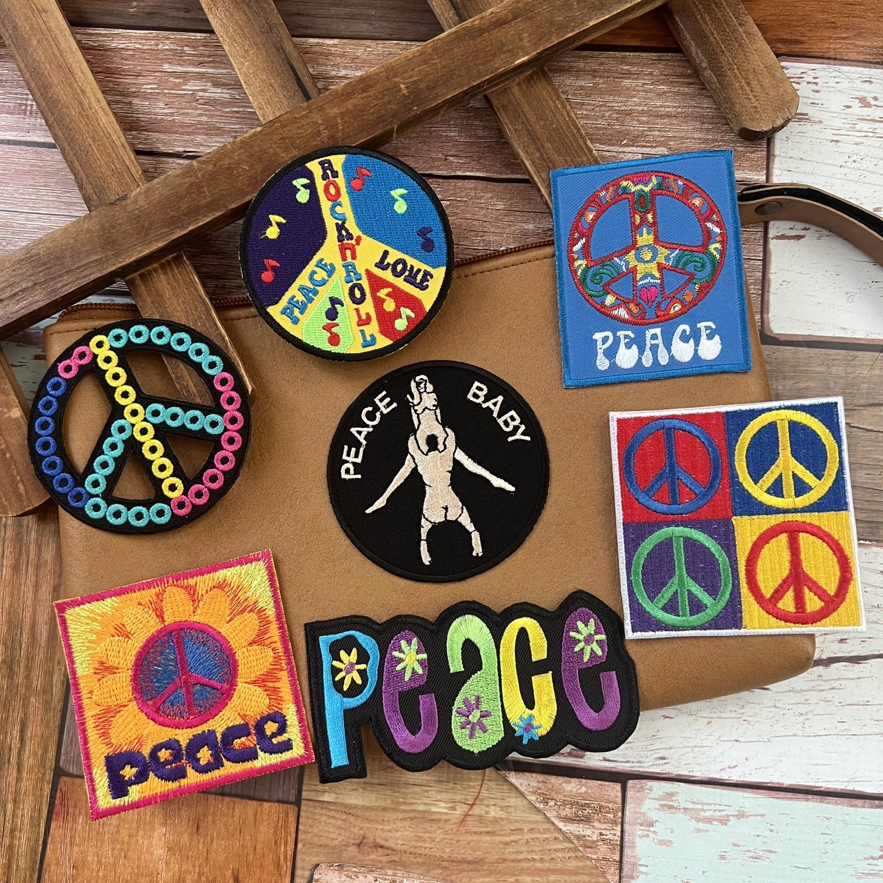 Peace Love สันติภาพ ตัวรีดติดเสื้อ อาร์มปัก ตกแต่งเสื้อผ้า หมวก กระเป๋า ยีนส์
