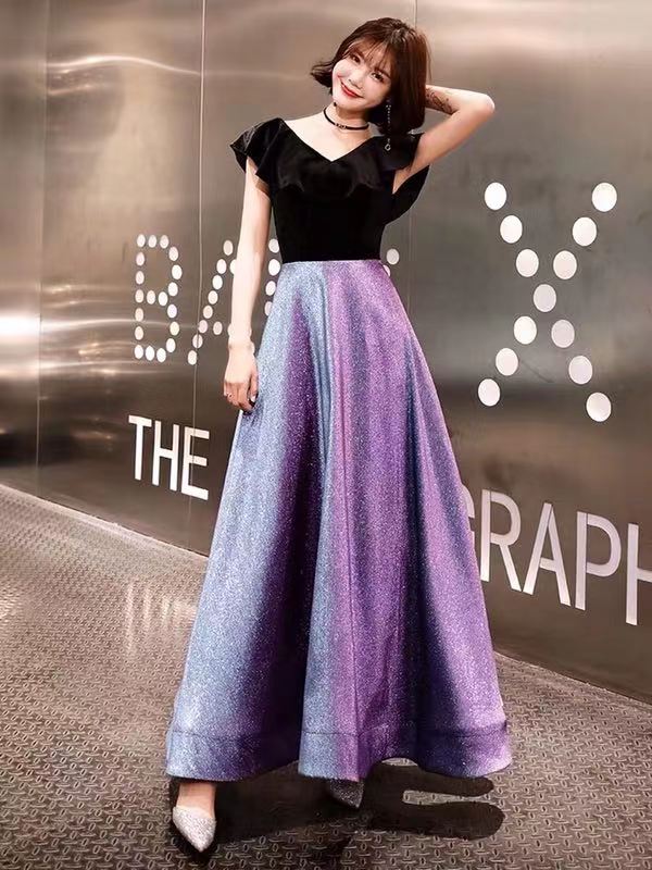 ชุดราตรีสีม่วงเหลือบน้ำเงินผ้ากลิสเตอร์ ตัวเสื้อผ้ากำมะหยี่เนื้อนิ่มสีดำ ส่งฟรี ems