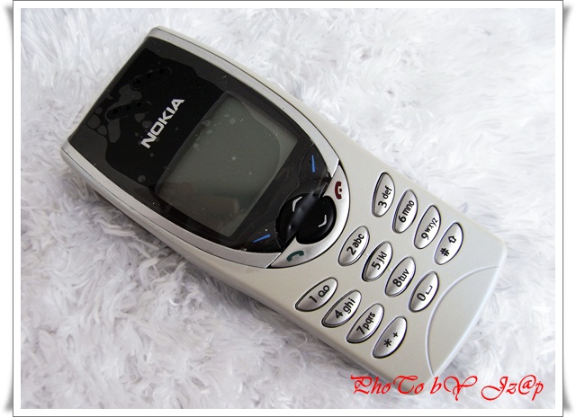 Nokia 8210