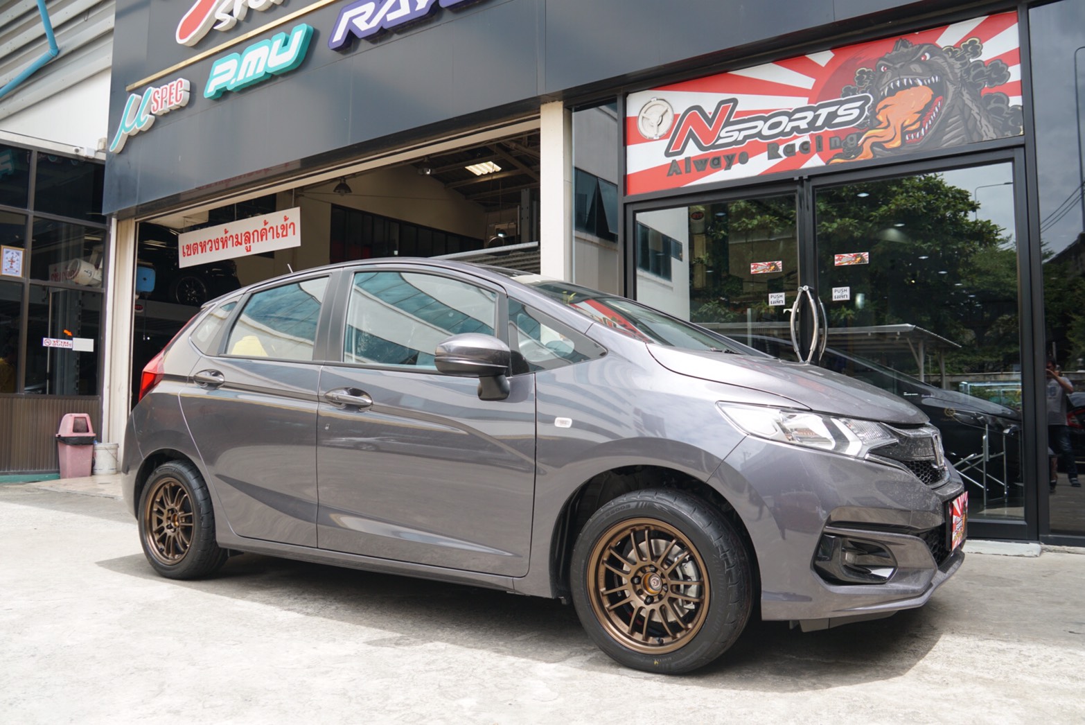 Honda Jazz GK + Rayswheel RE30 15x7+30 4-100
