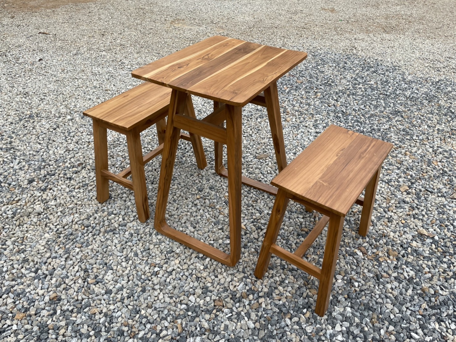 ชุดโต๊ะกาแฟมินิมอลสี่เหลี่ยม