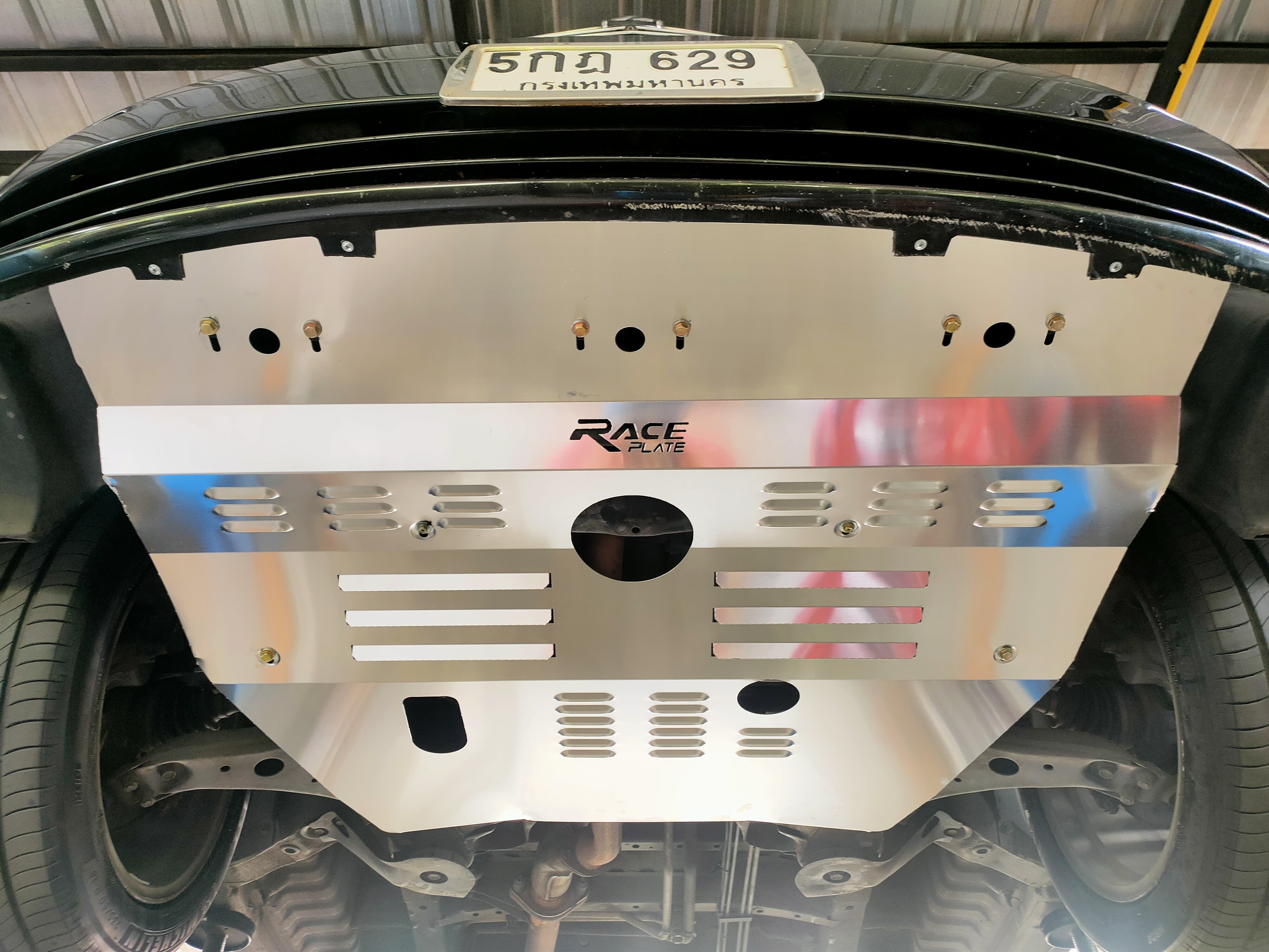 แผ่นปิดใต้ห้องเครื่องอลูมิเนียม Toyota Alphard 10 Raceplate_Undertray